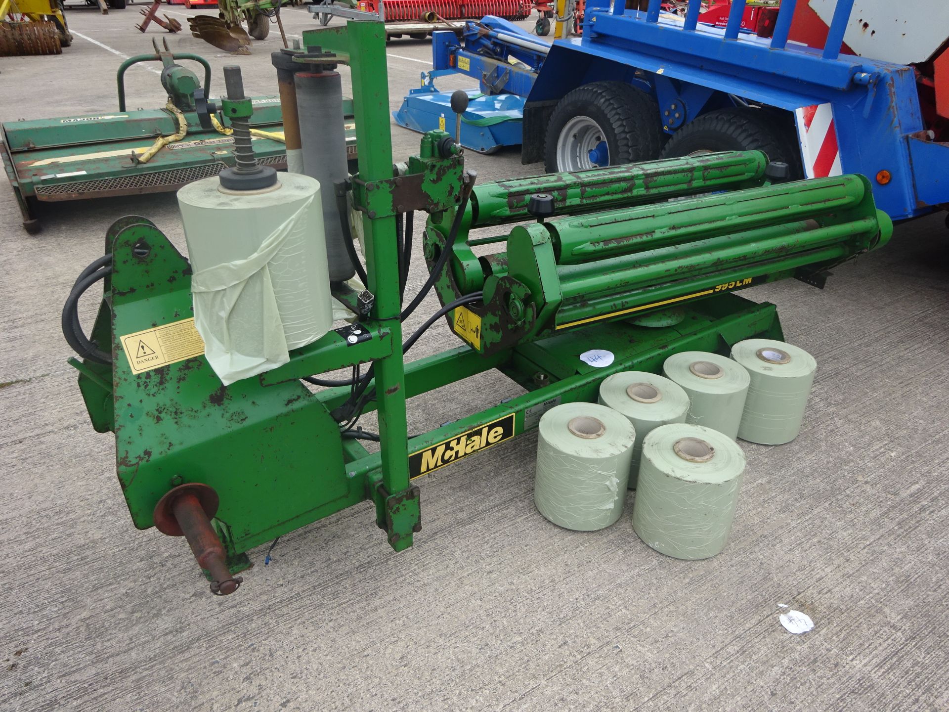 MCHALE CONVENTIONAL BALE WRAPPER