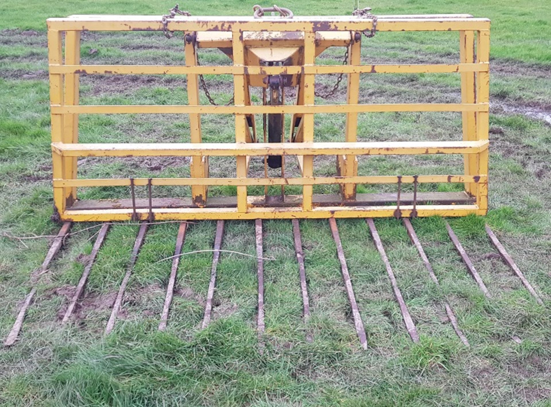 GRAYS 12TINE 8FT BUCK RAKE