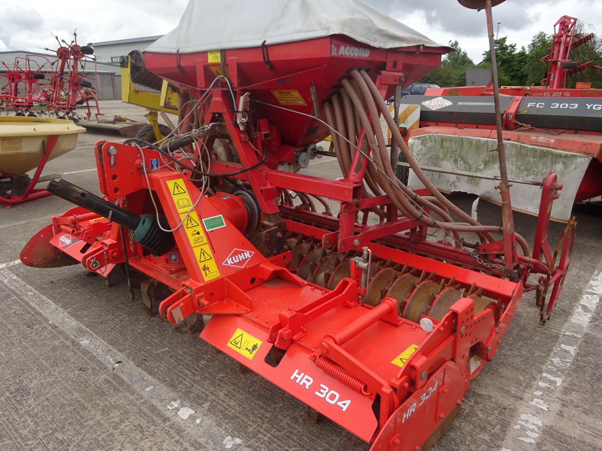 KV ACCORD DRILL + 304 KUHN POWER HARROW - Image 2 of 2