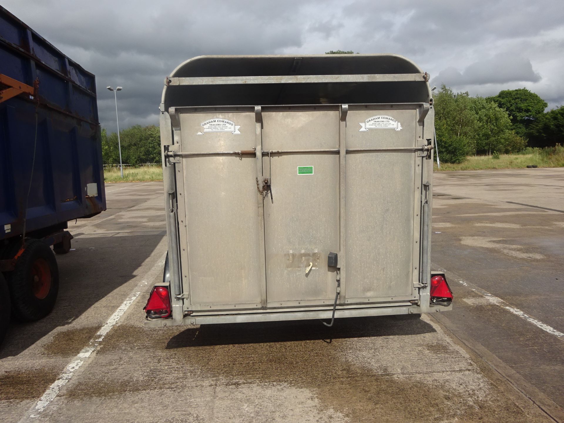 GRAHAM EDWARDS 14FT TRIAXLE STOCK TRAILER C/W DECKS - Image 3 of 3