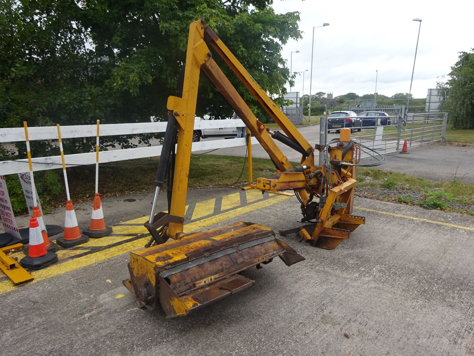 MCCONNELL PA24 HEDGE CUTTER