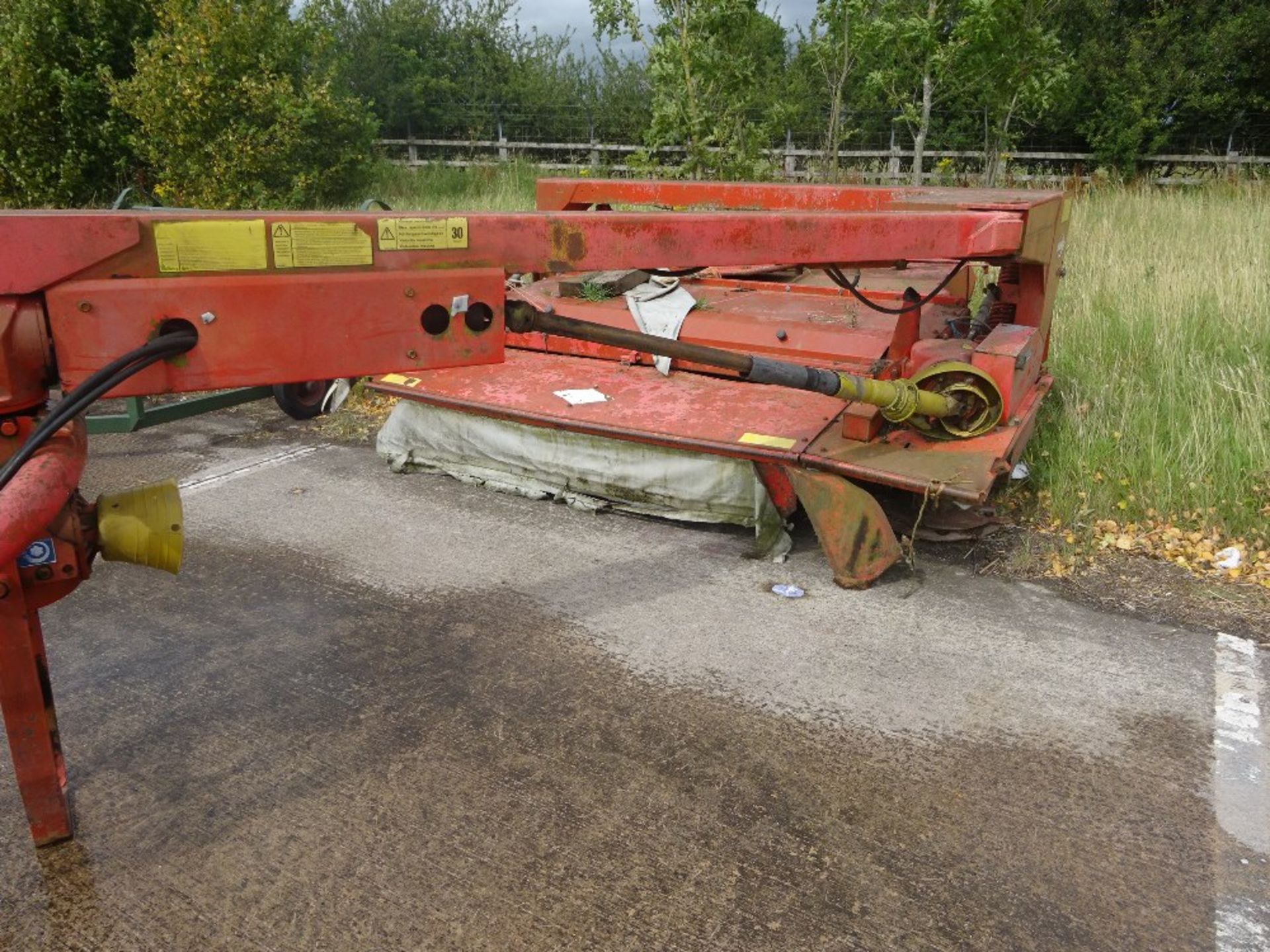 KUHN FC 300G TRAILED MOWER (1990) - Image 2 of 2