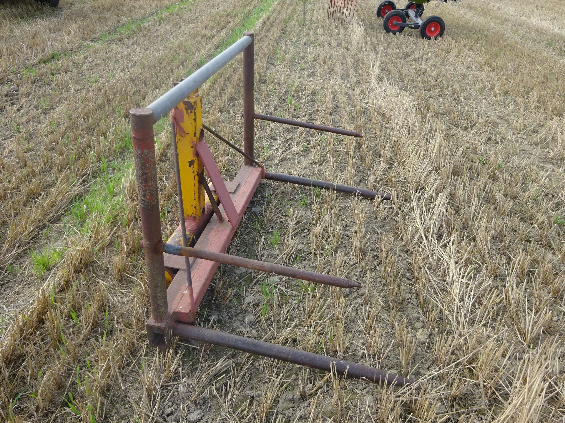 TRACTOR MOUNTED BALE SPIKES - Image 2 of 2
