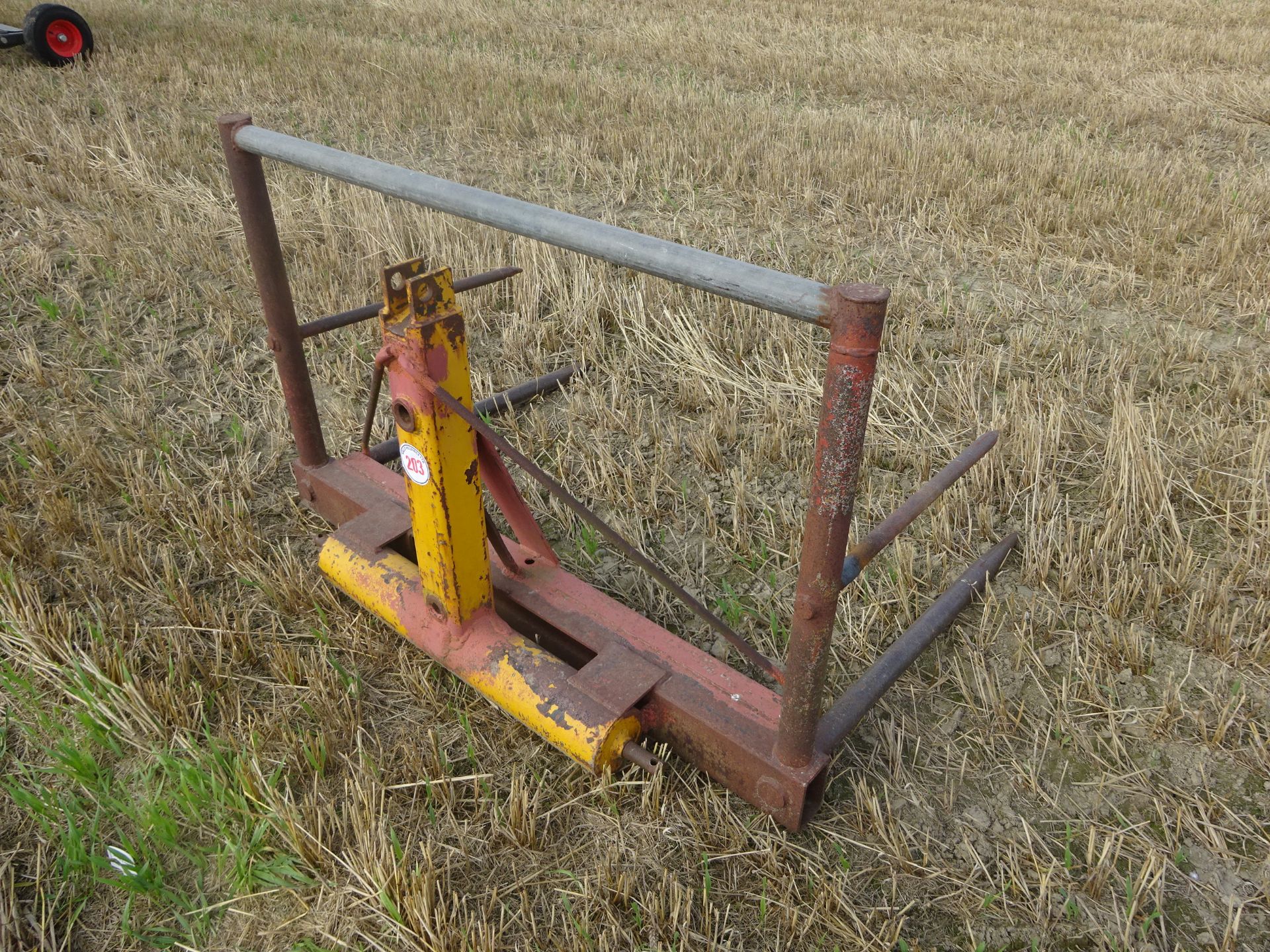 TRACTOR MOUNTED BALE SPIKES