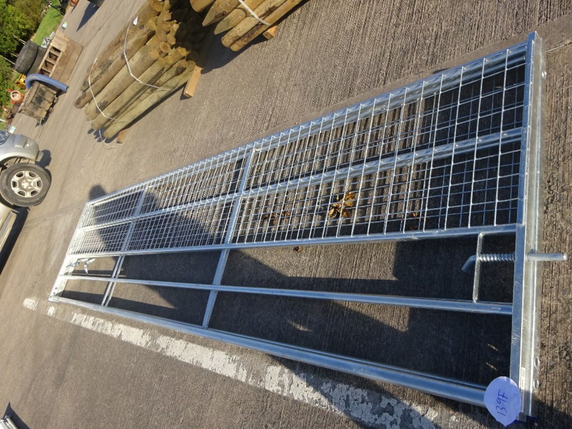 PAIR OF 14FT MESH GATES