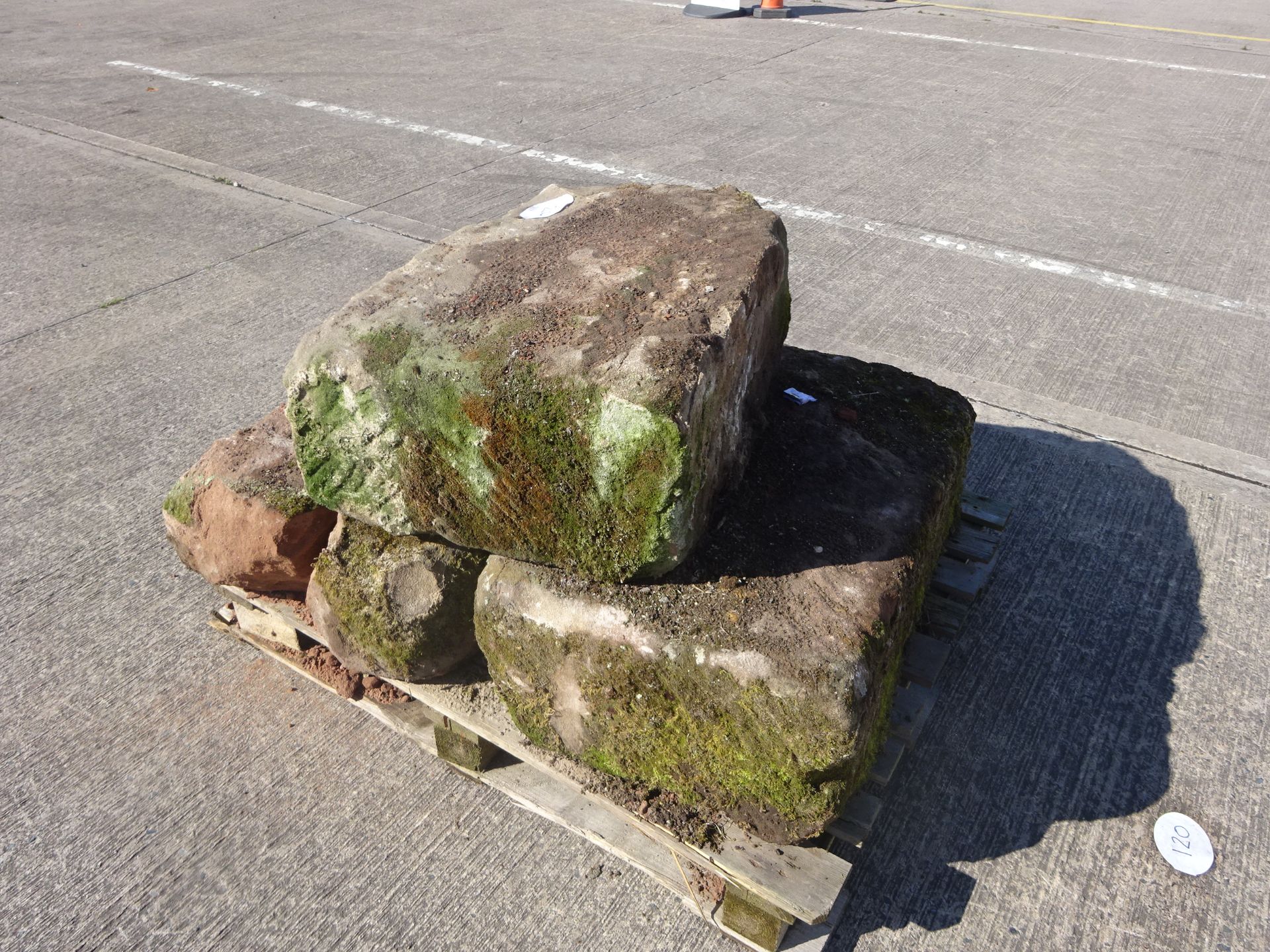 PALLET OF SANDSTONE BLOCKS