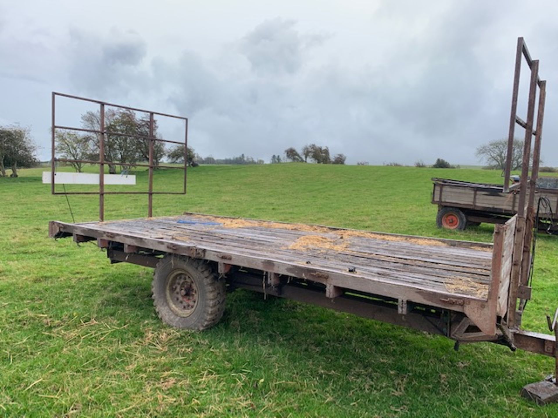 SINGLE AXLE BALE TRAILER