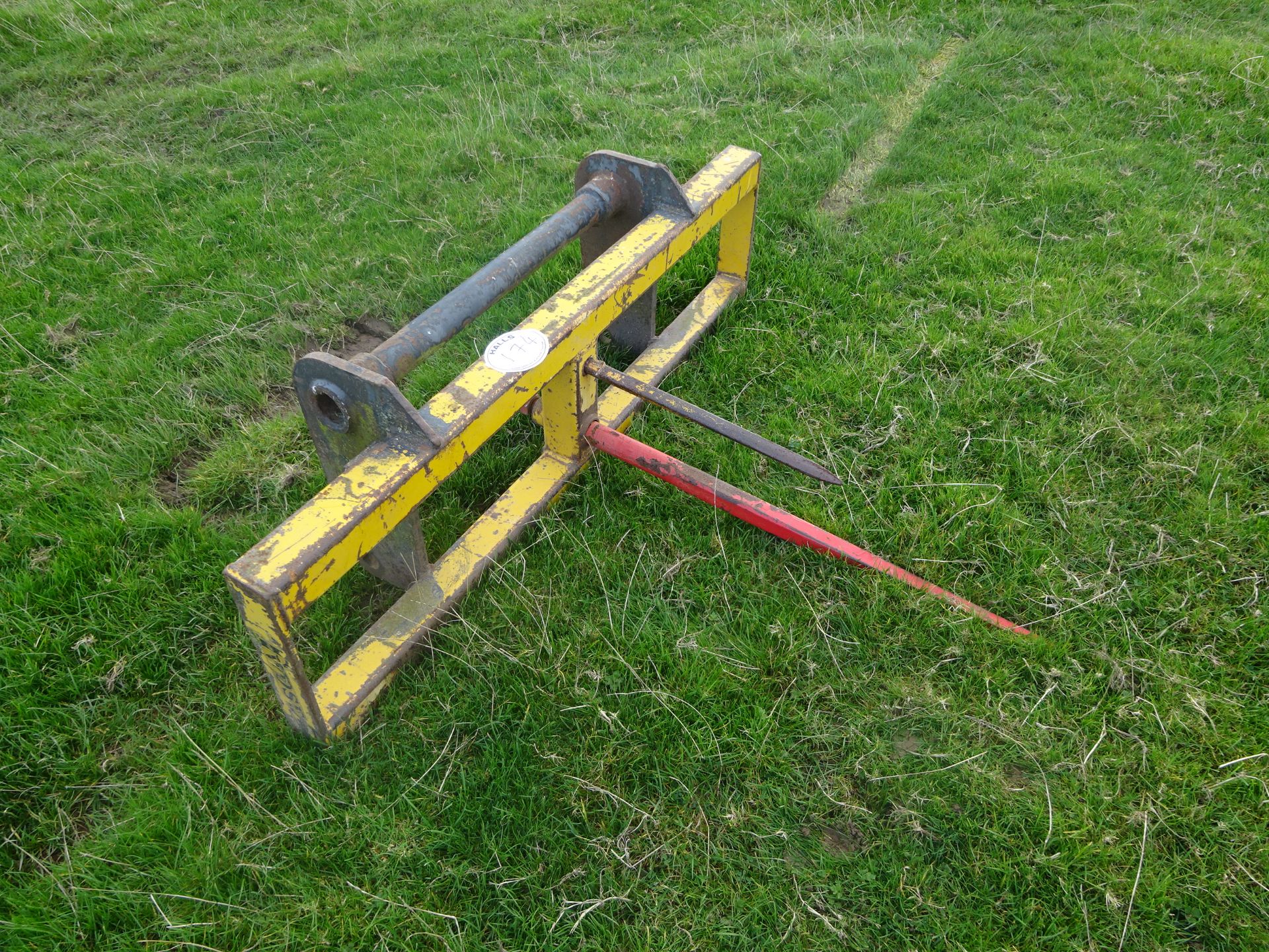 BALE SPIKE TO FIT A MANITOU