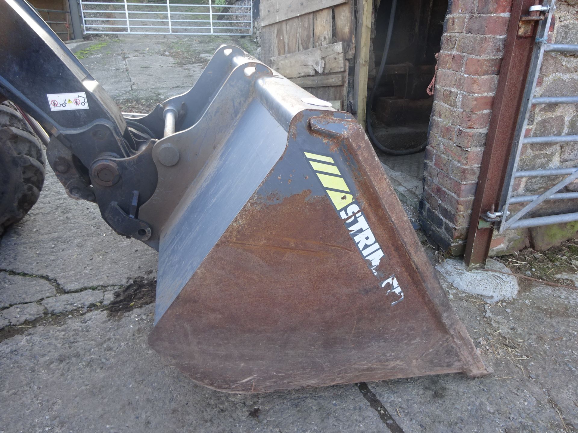 STRIMECH GRAIN BUCKET TO FIT A MANITOU