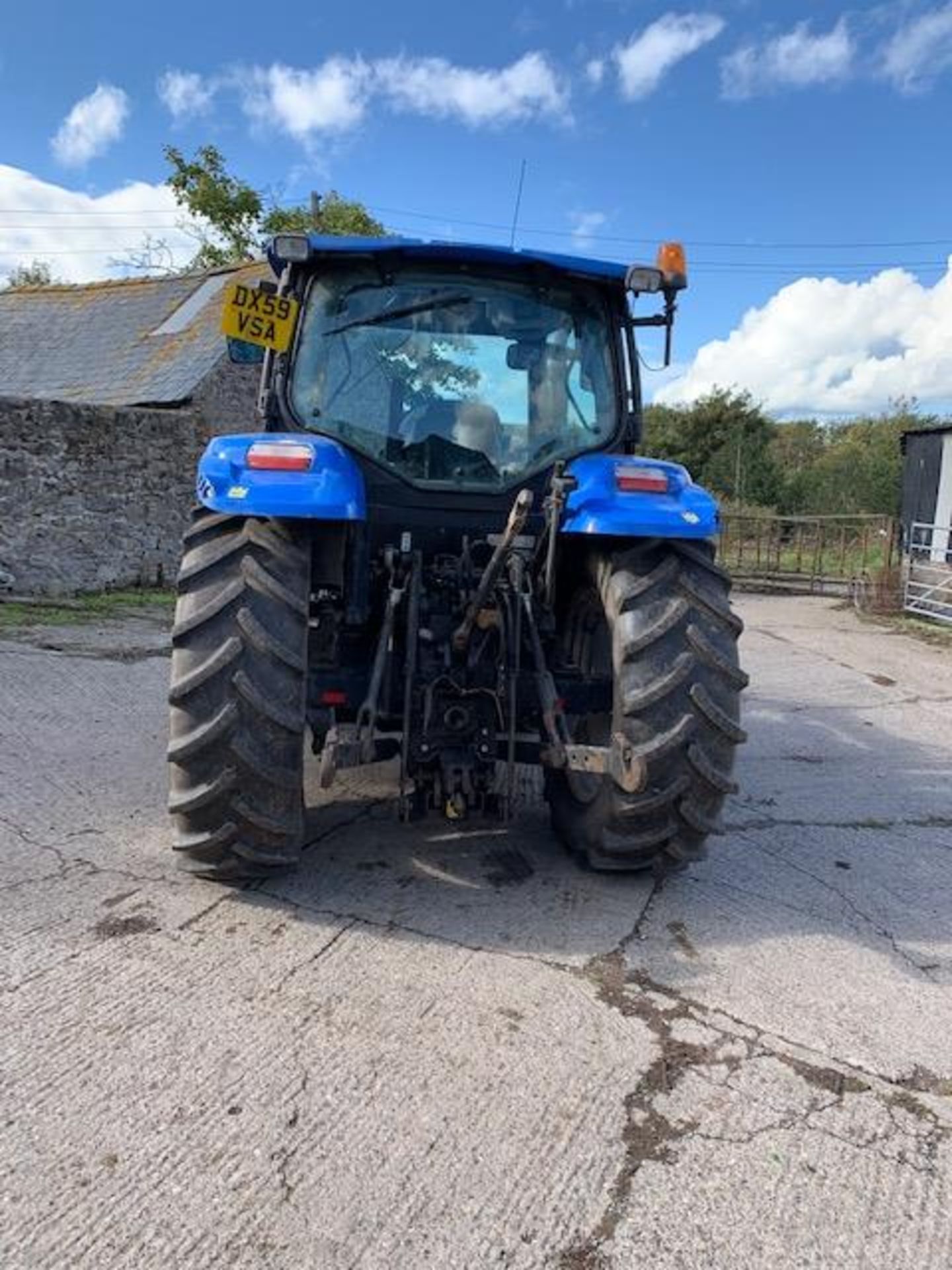 NEW HOLLAND TRACTOR T6010 4WD