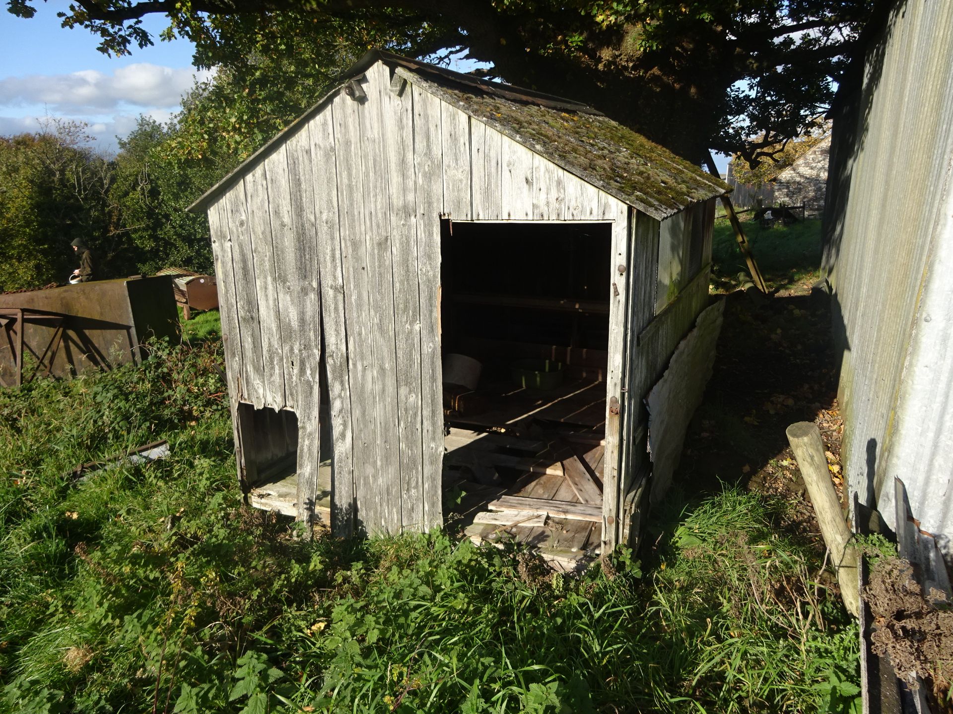 HEN HOUSE - Image 2 of 2