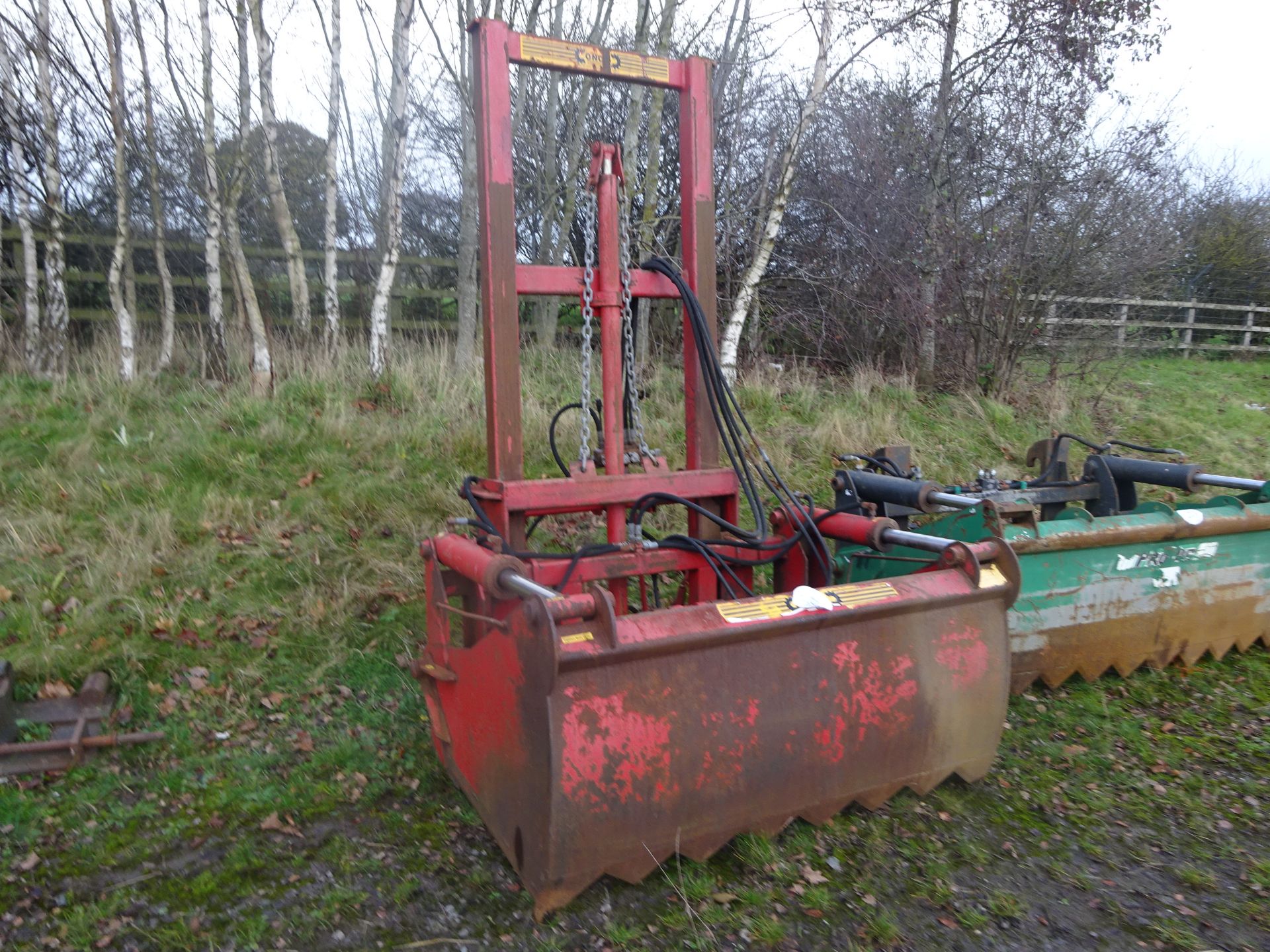 CONNOR REAR END SHEAR GRAB ON 3 POINT MAST C/W SPOOLS AND PUSH OFF