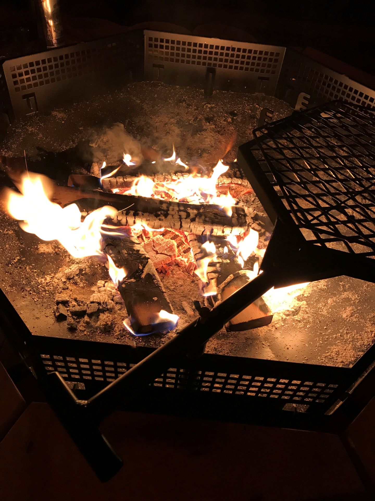 V Brand New 4.5m sq Grill Cabin - Inside Grill With Cooking Platforms & Table - Bitumen Roof - Image 6 of 6