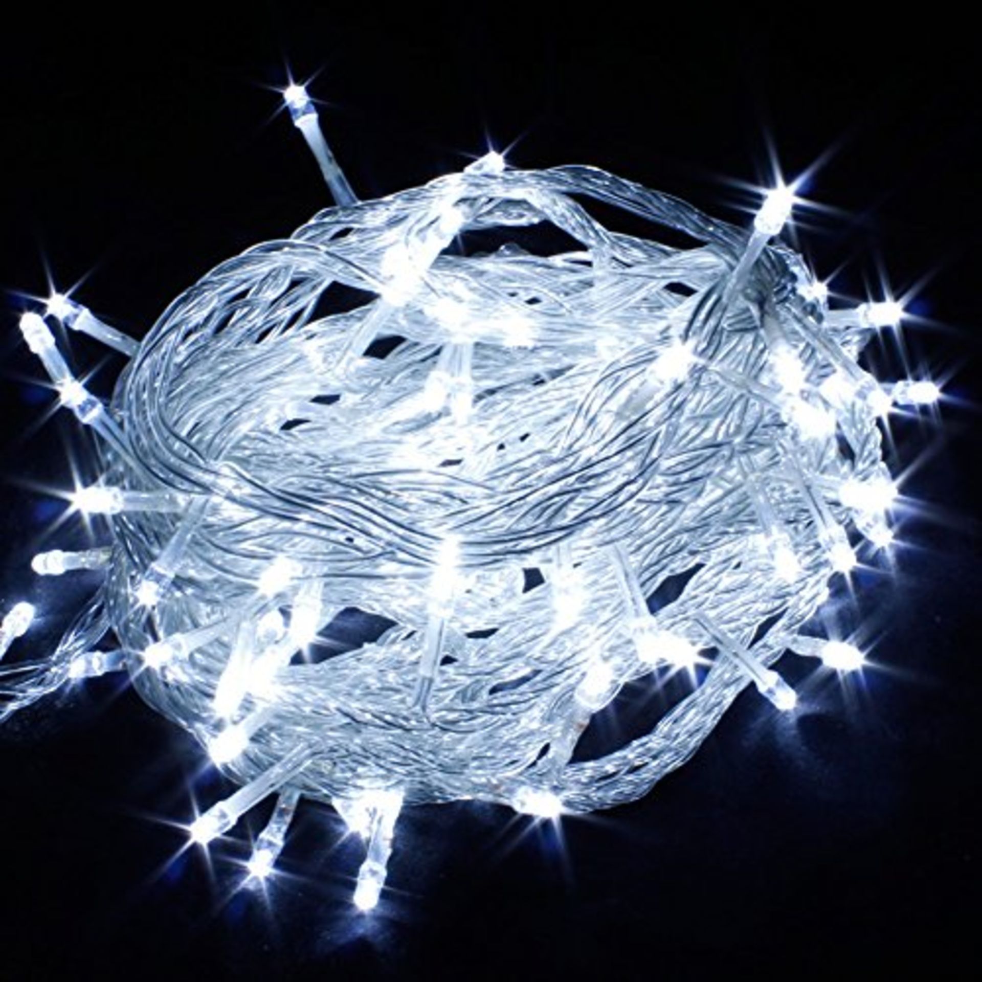 V Brand New Box Of 100 Bright White LED Lights - Approx 8m Length -
