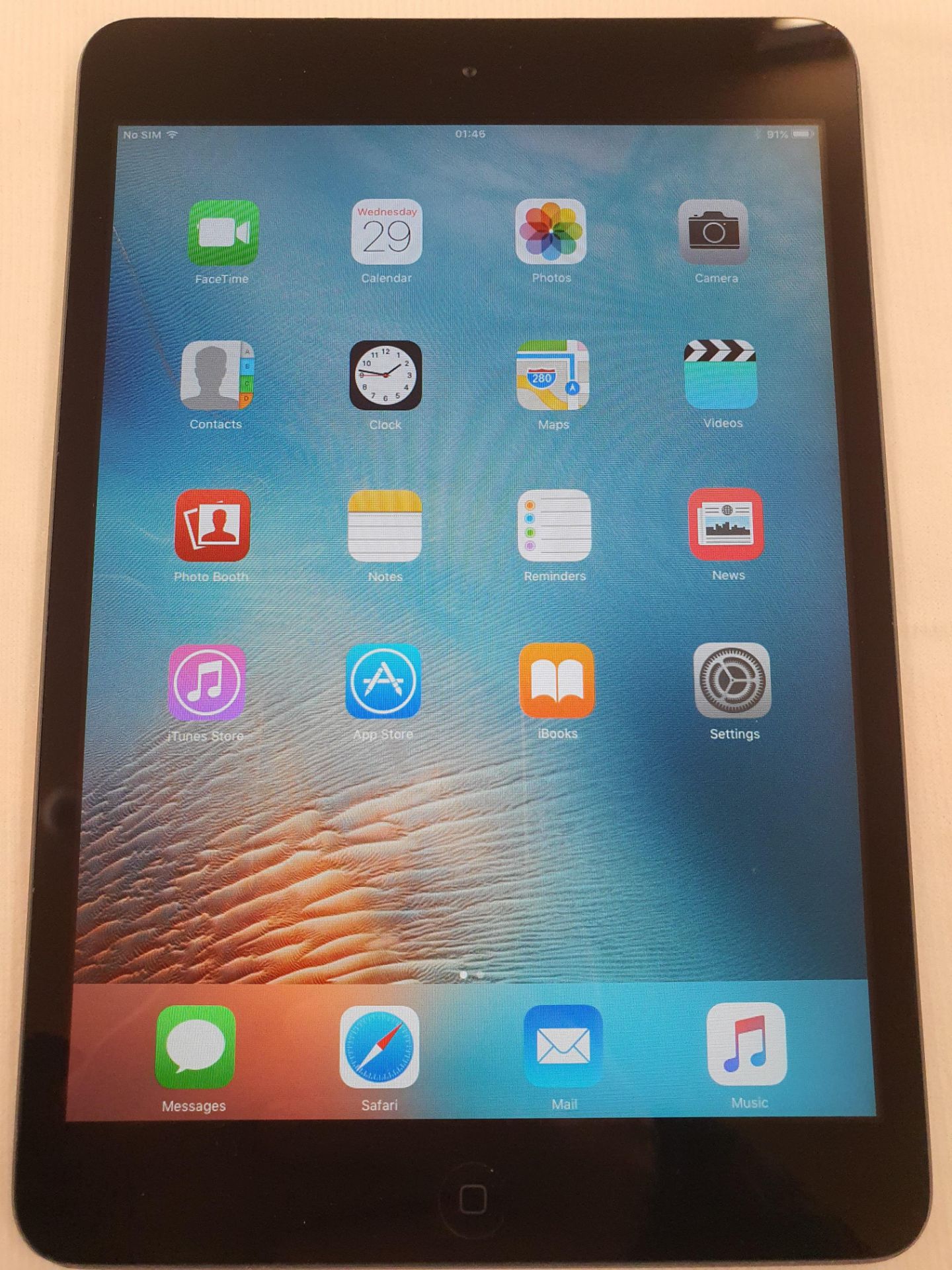 V Grade B Apple iPad Mini A1455 - Ex Lease (Has British Airways Engraving/Etching) - 16GB - Unit - Image 2 of 8