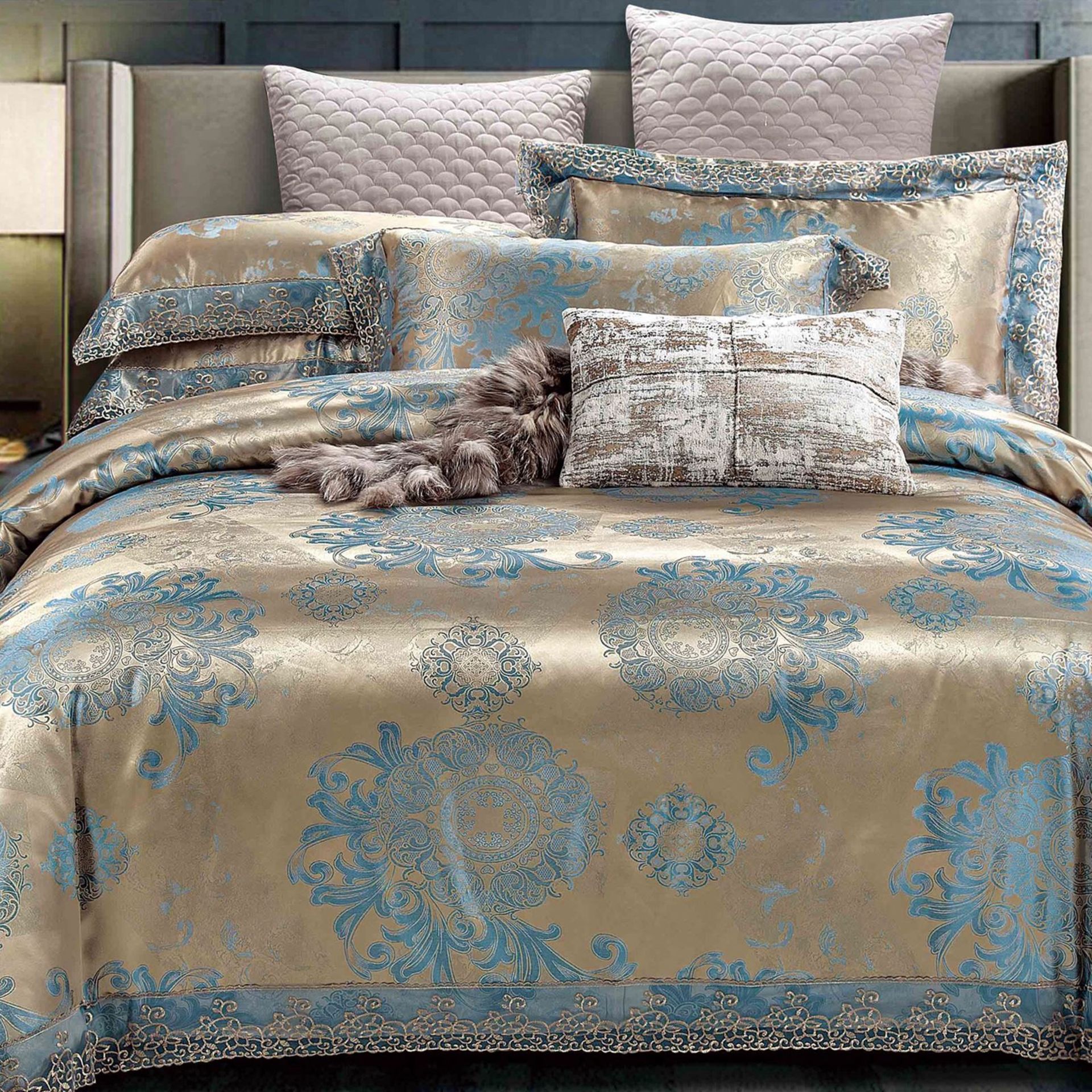 V Brand New Laura Secret Luxury Jacquard Double Bed Three Piece Duvet Set