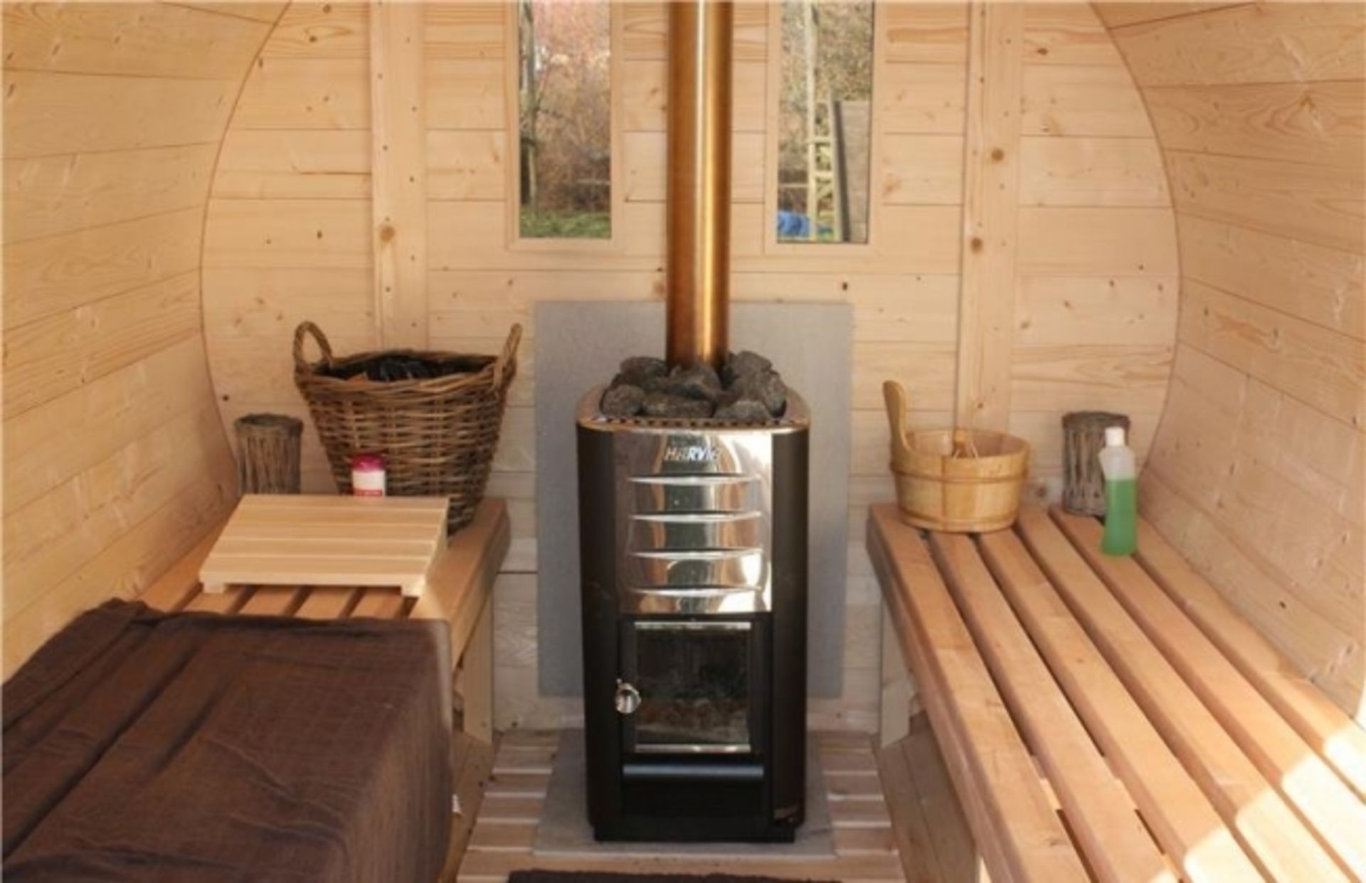 V Brand New Wonderful Spruce Sauna Barrel (2.5m length total) With Front Terrace & Powerful Electric - Bild 2 aus 3