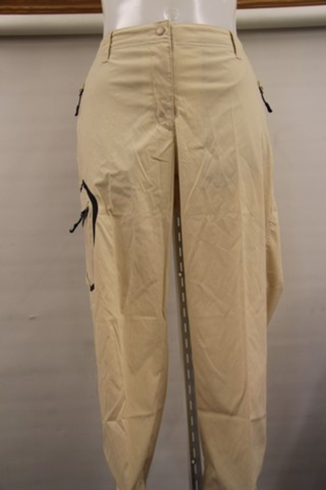 V Brand New Pair Lands End Pale Tan Three Quarter Length Trousers Size M RRP £50