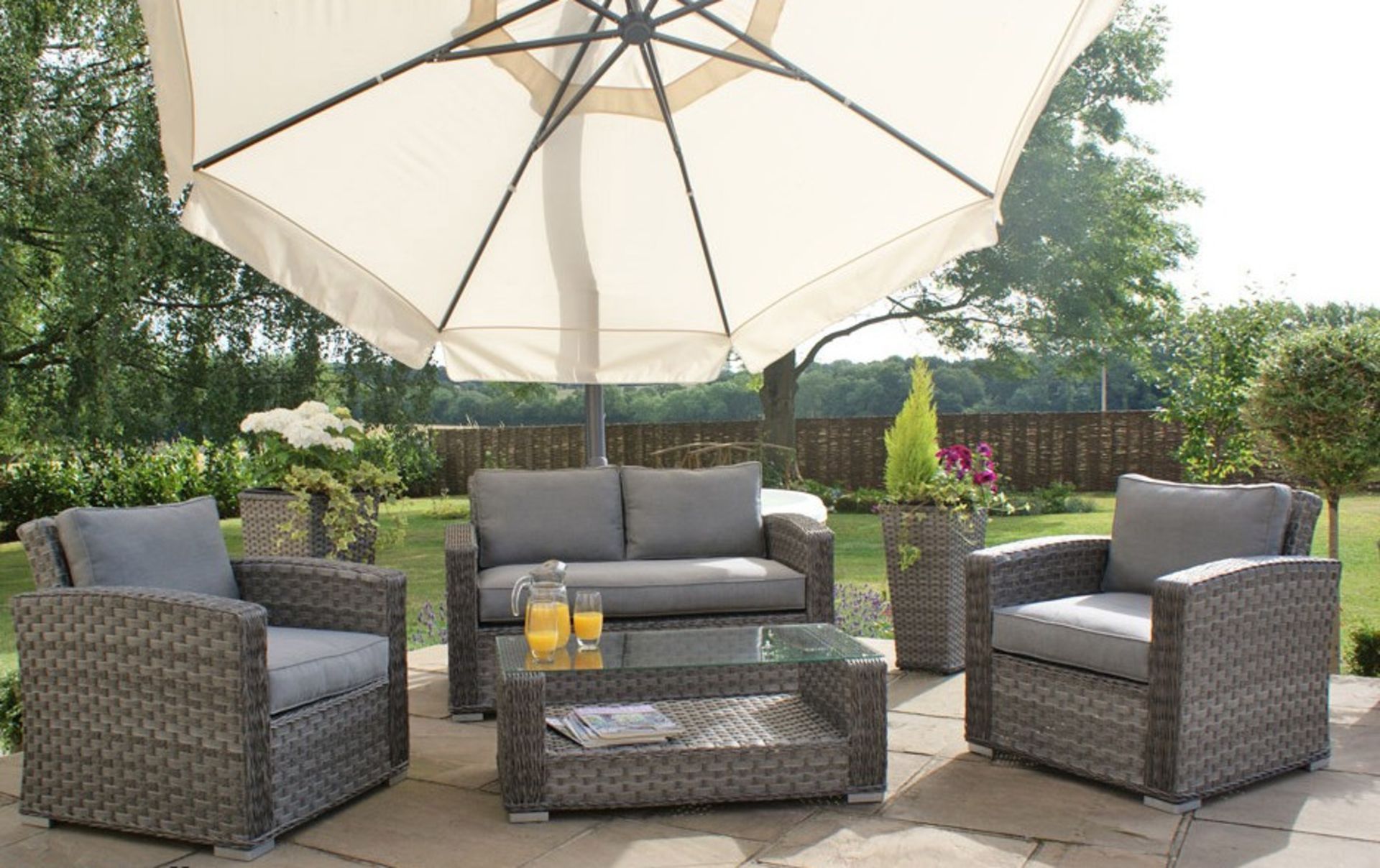 V Brand New Chelsea Garden Company Four Piece Grey Rattan Outdoor Sofa Set - Includes Two Single