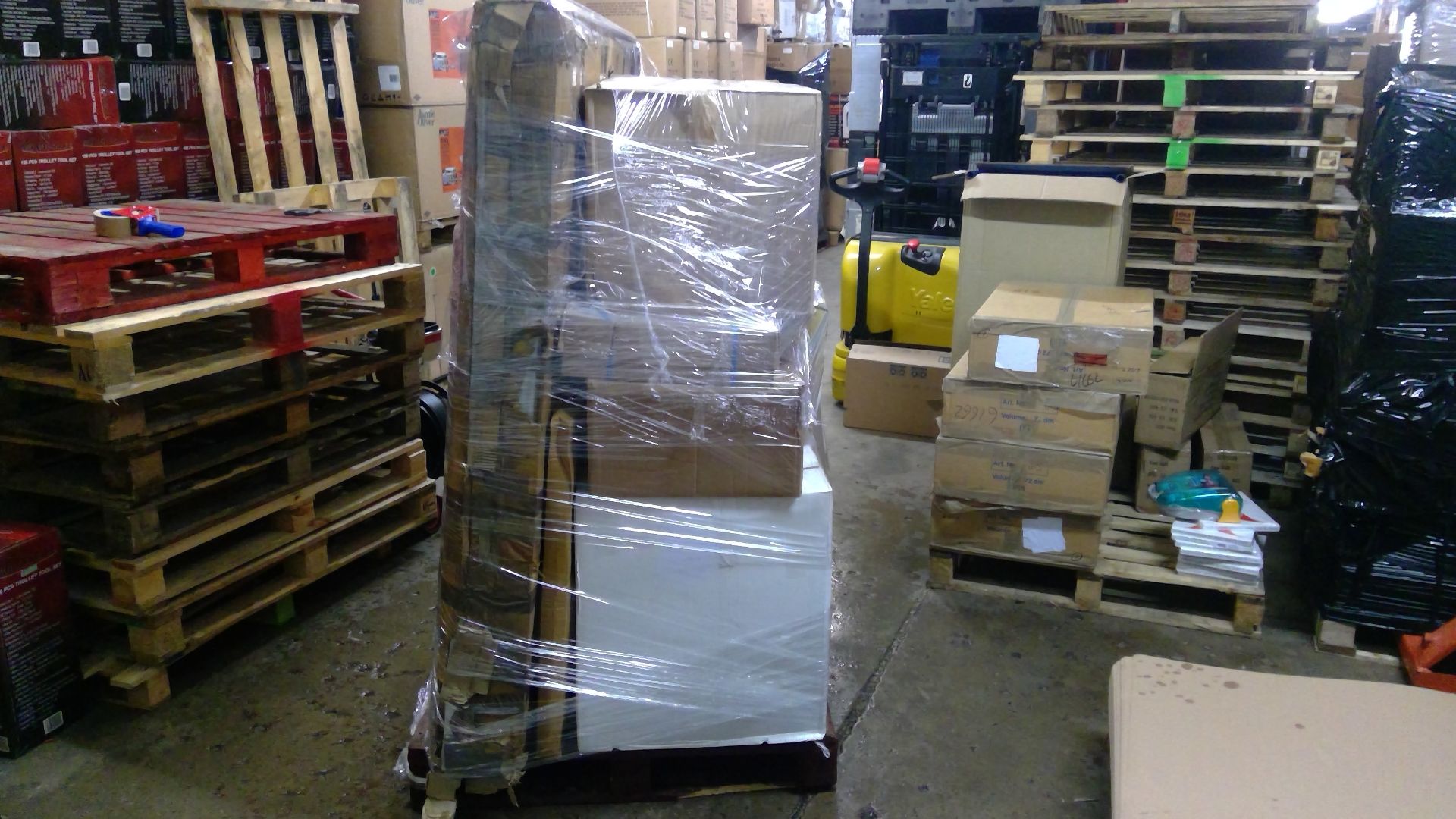 + VAT Grade U Pallet Of Office/Educational Supplies Including Pin Boards - Indoor Table Tennis