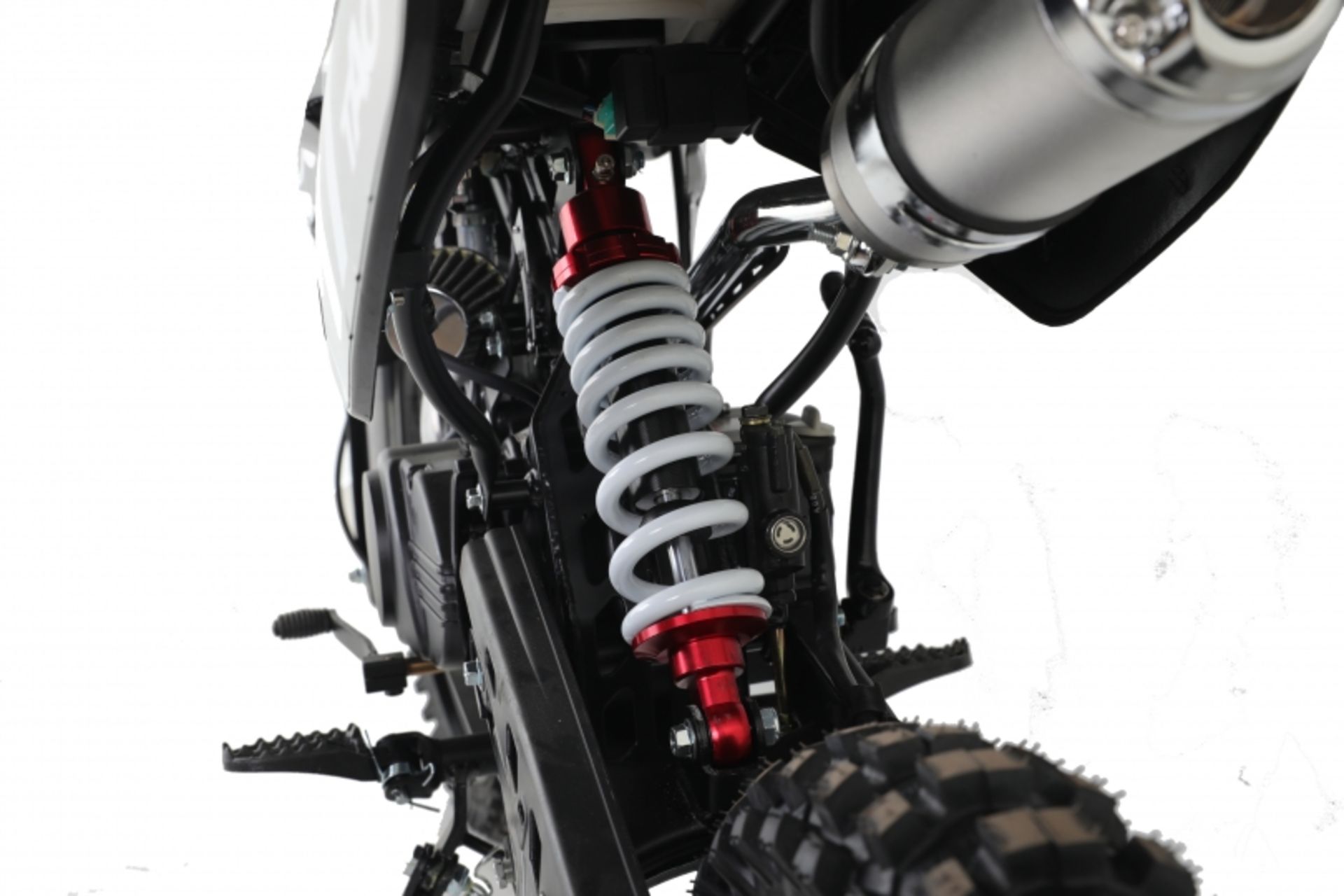 + VAT Brand New 125cc USA Motocross Dirt Bike - Kick Start - Air Cooled - 4 Stroke - Full - Image 4 of 5
