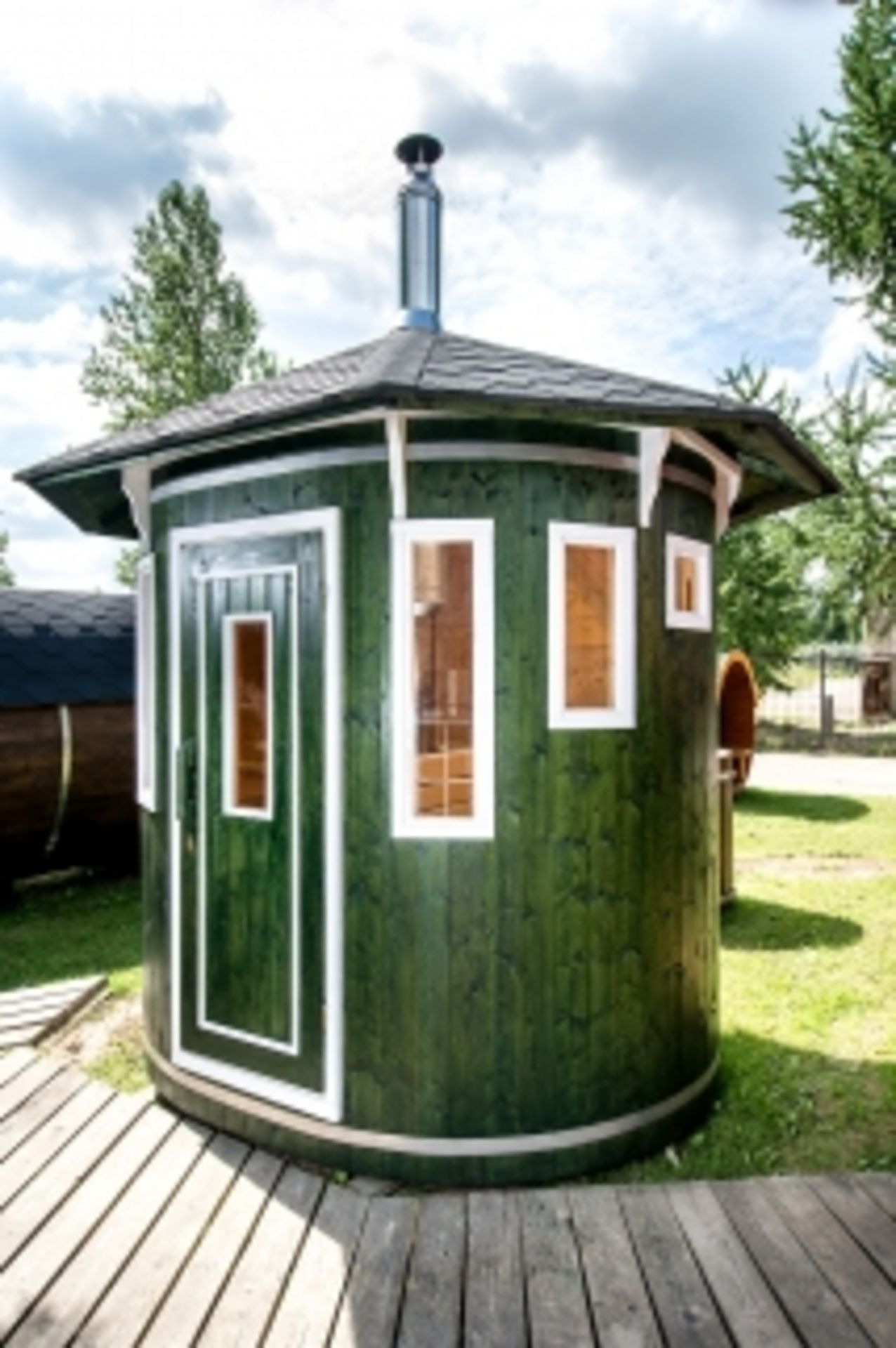 + VAT Brand New Vertical Sauna Made From Spruce Wood - Oval Shaped Sauna - Roof Covered With