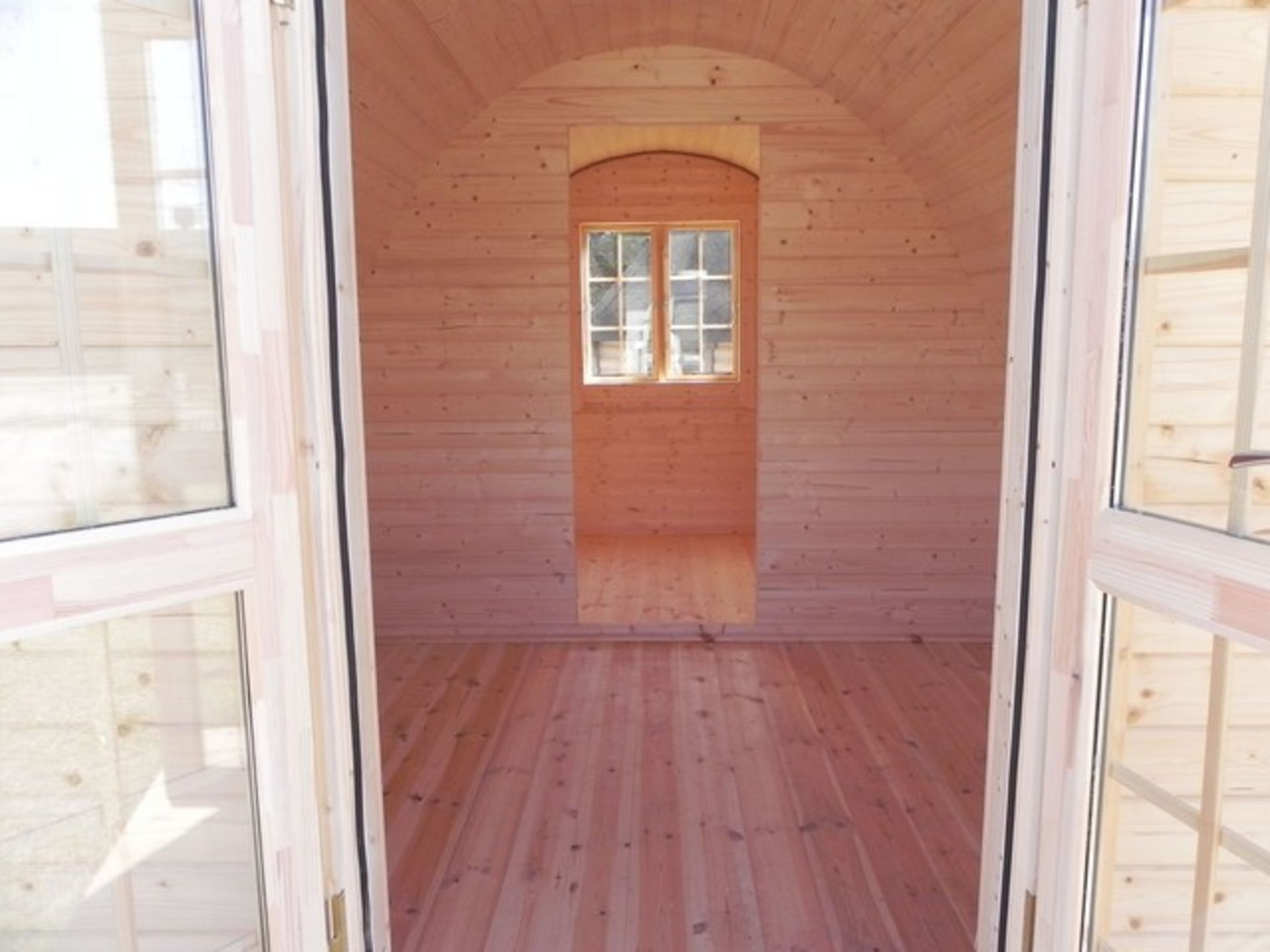 + VAT Brand New Insulated 13.4m sq Spruce Camping Pod - Insulated Walls Floors and Panels - Two - Bild 3 aus 3