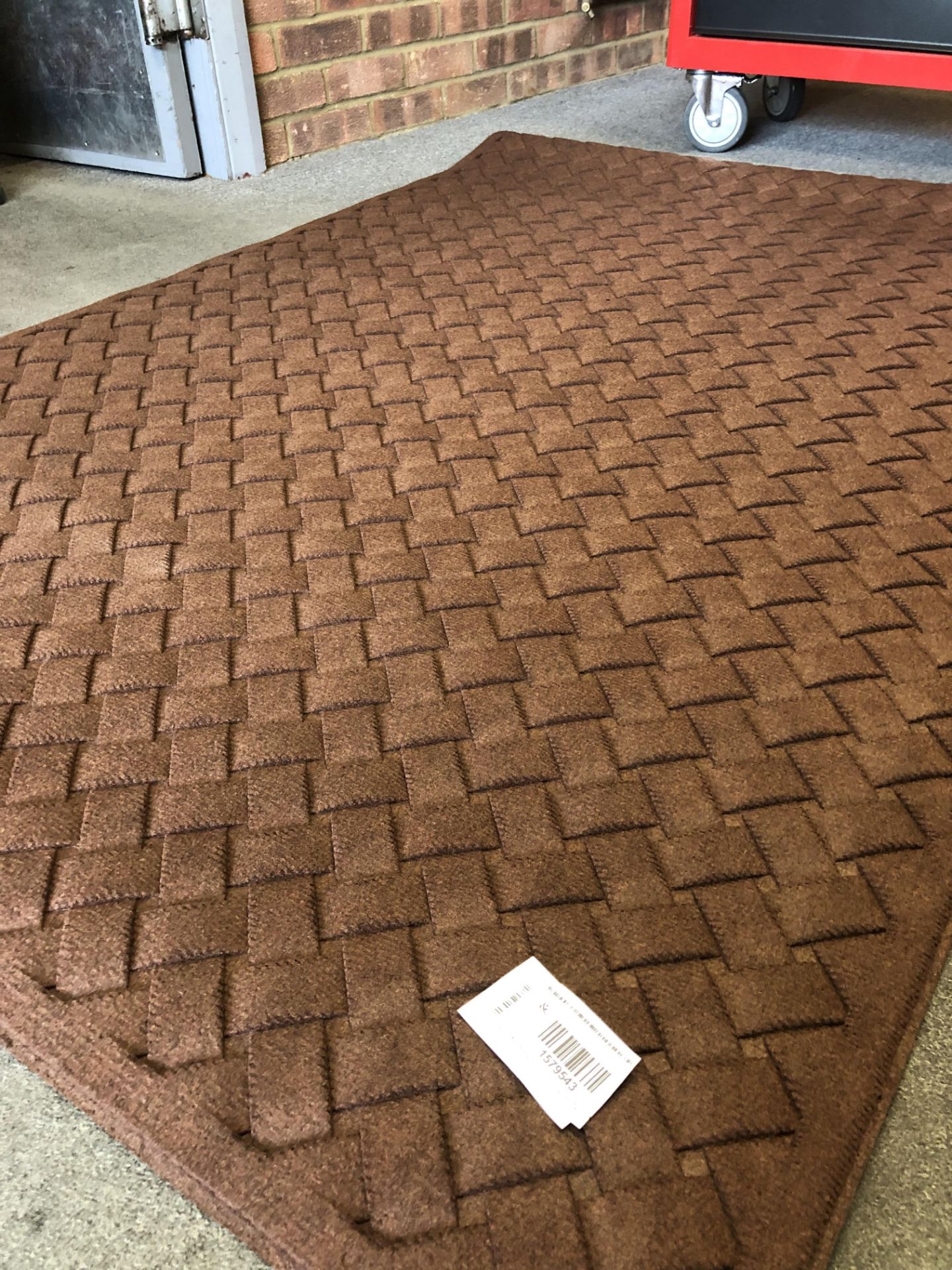 + VAT Brand New Heavy Duty Brown Entrance Mat - Also For Residential Use - Approx 6ft x 4ft - Non - Image 3 of 3