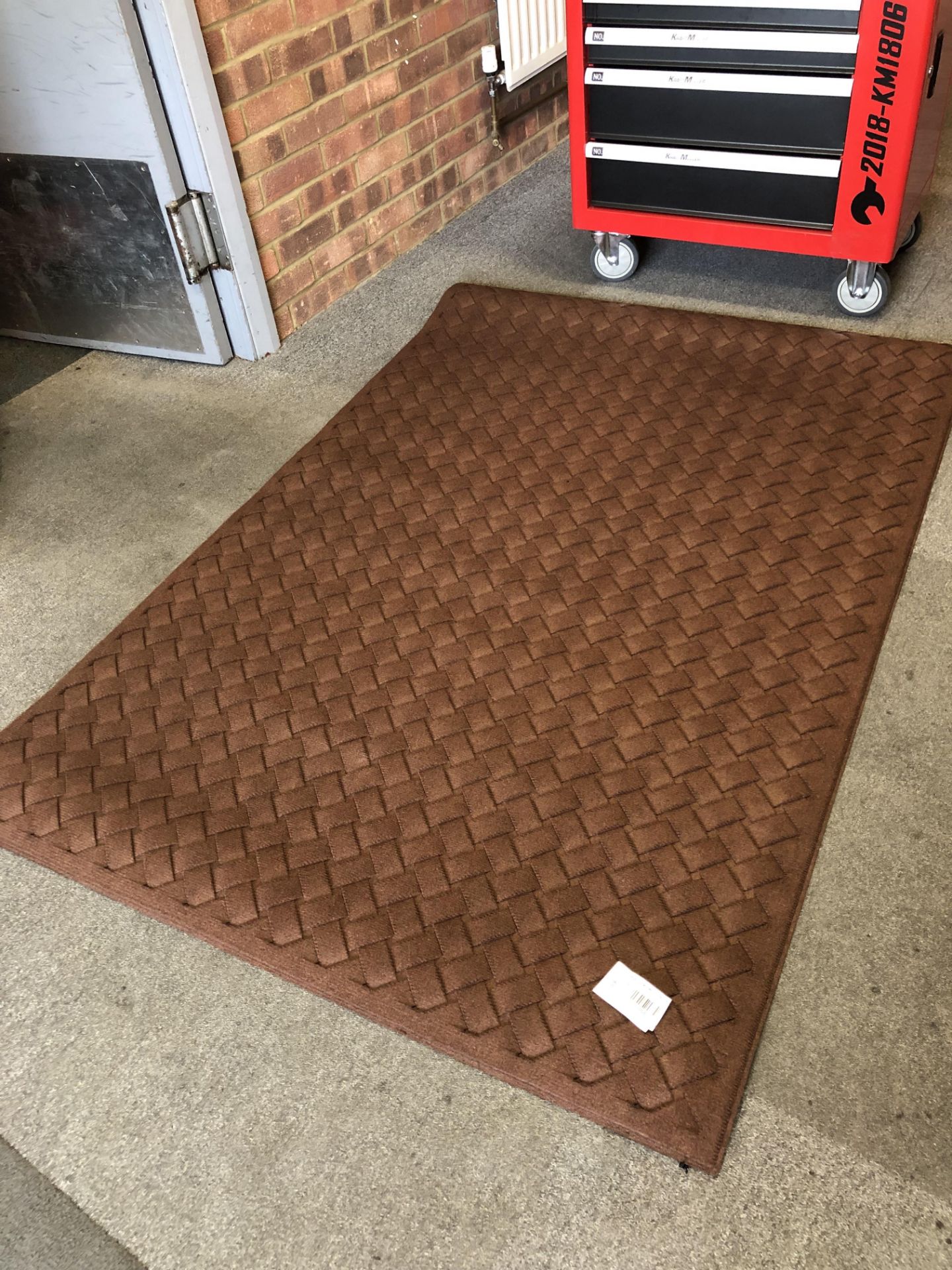 + VAT Brand New Heavy Duty Brown Entrance Mat - Also For Residential Use - Approx 6ft x 4ft - Non - Image 2 of 3