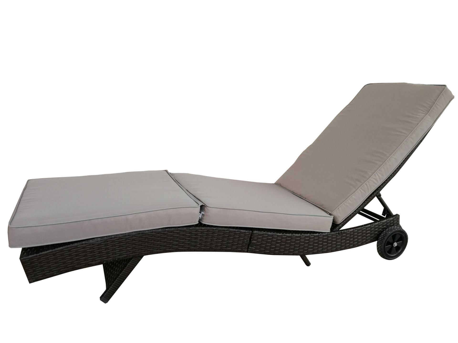 + VAT Brand New Chelsea Garden Company Dark Brown Rattan Sunbed - Steel Framed - Include Cushion - - Image 4 of 5