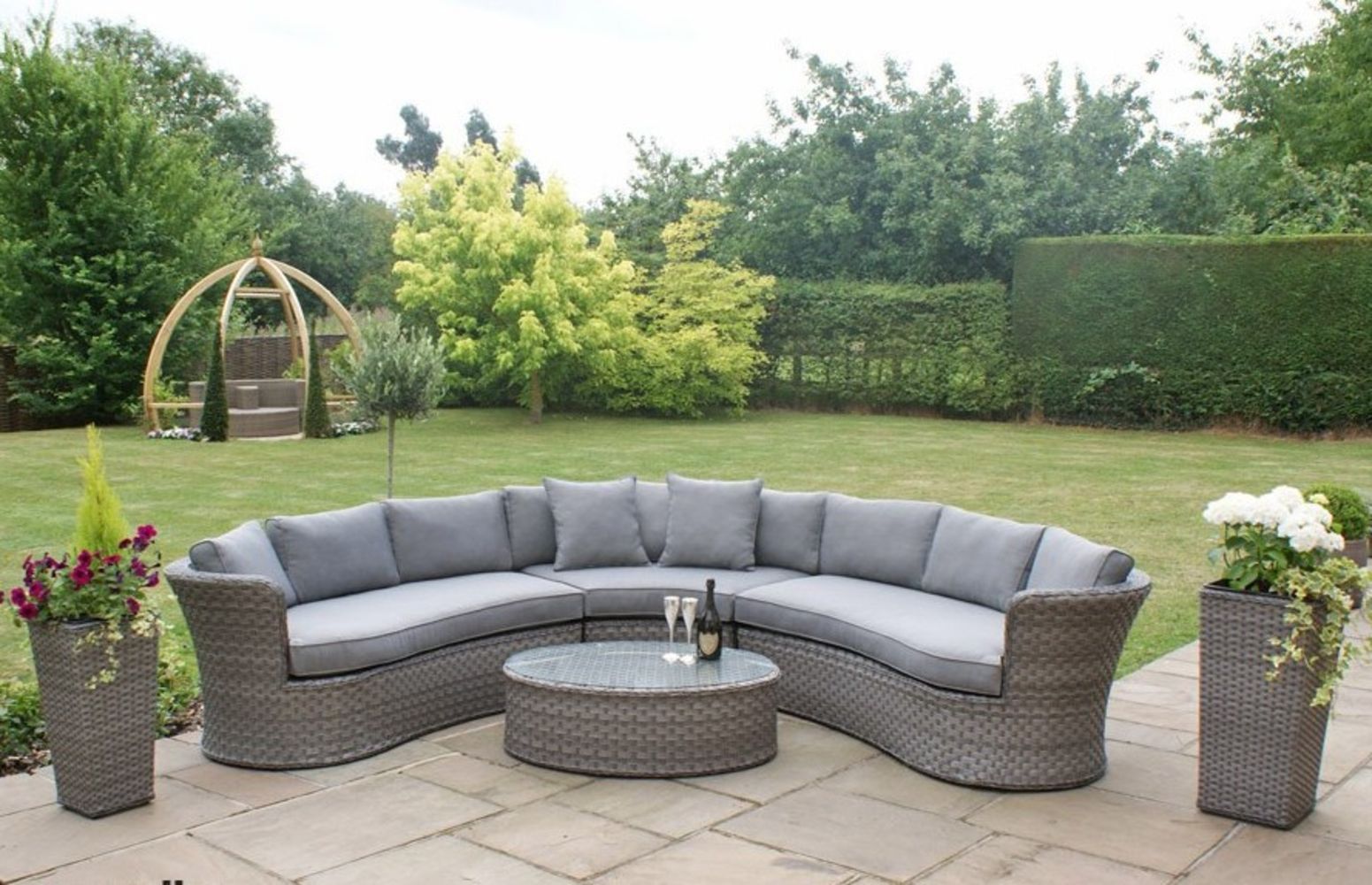 "The Chelsea Garden Company" Rattan Garden Furniture Clearance: Dining Sets, Sofas, Loungers and Cooler Tables