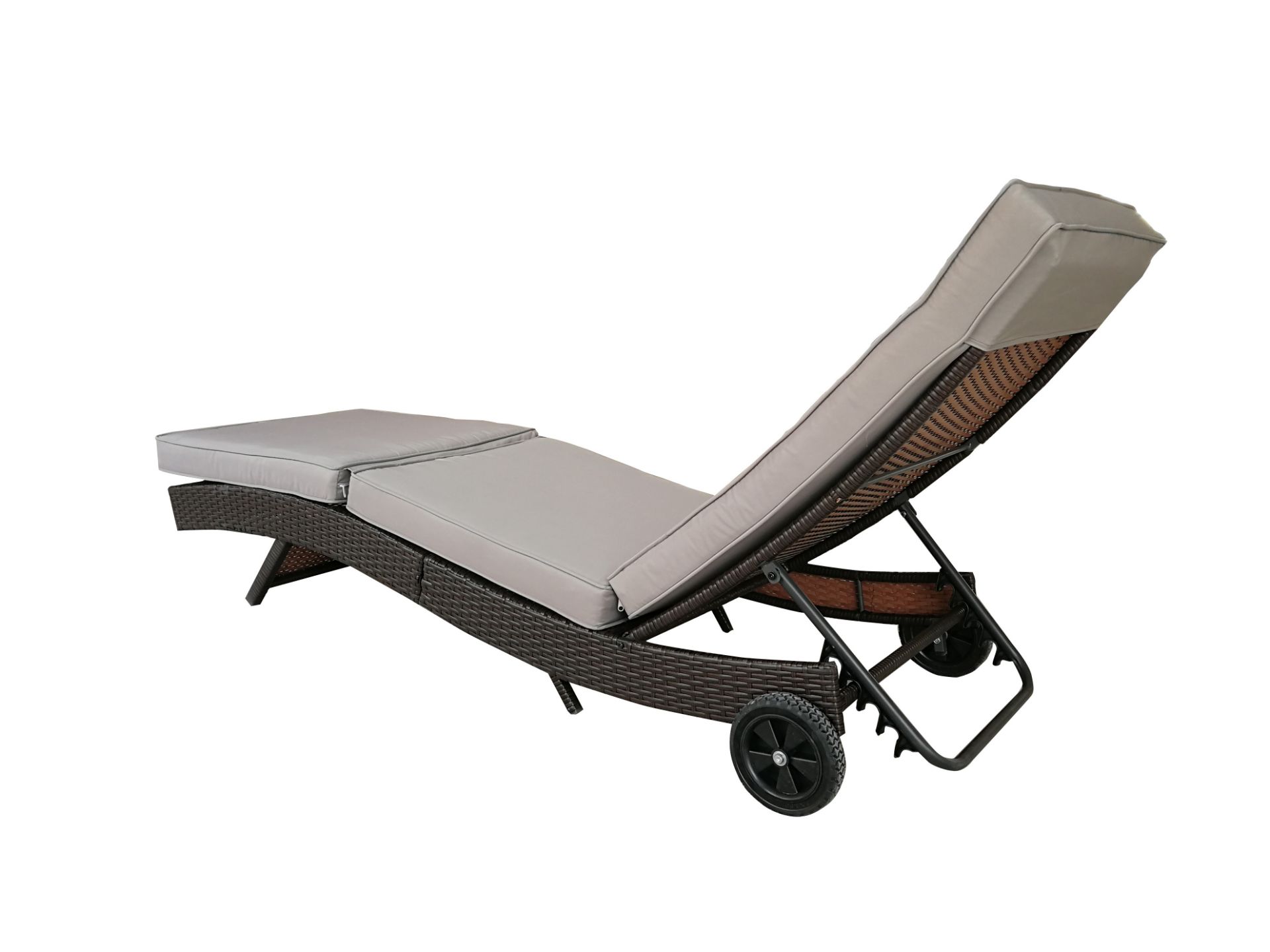 + VAT Brand New Chelsea Garden Company Dark Brown Rattan Sunbed - Steel Framed - Include Cushion - - Image 3 of 8