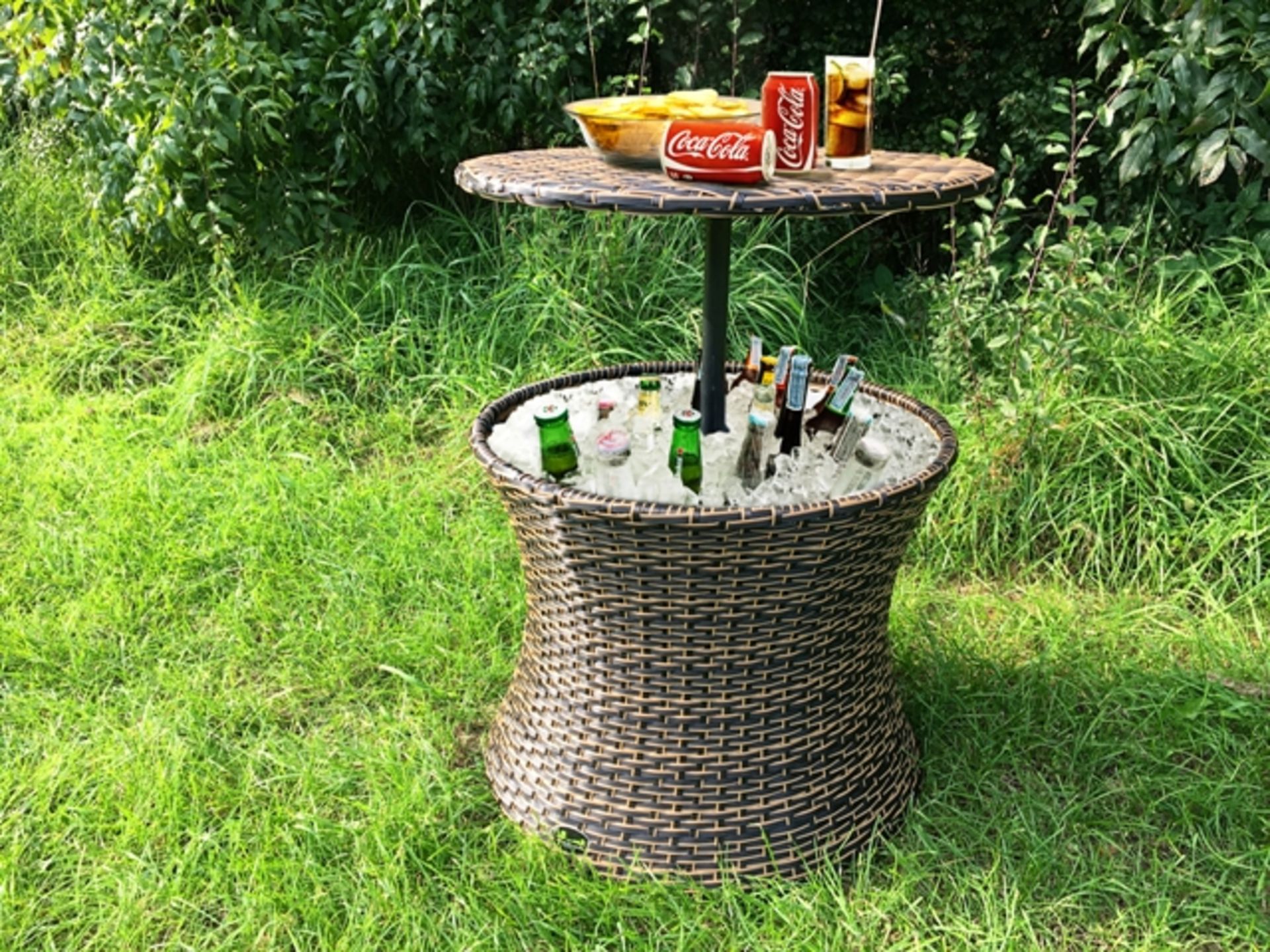 + VAT Brand New Chelsea Garden Company Rattan Bar Table With Metal Ice Cooler - Finished In - Image 2 of 4