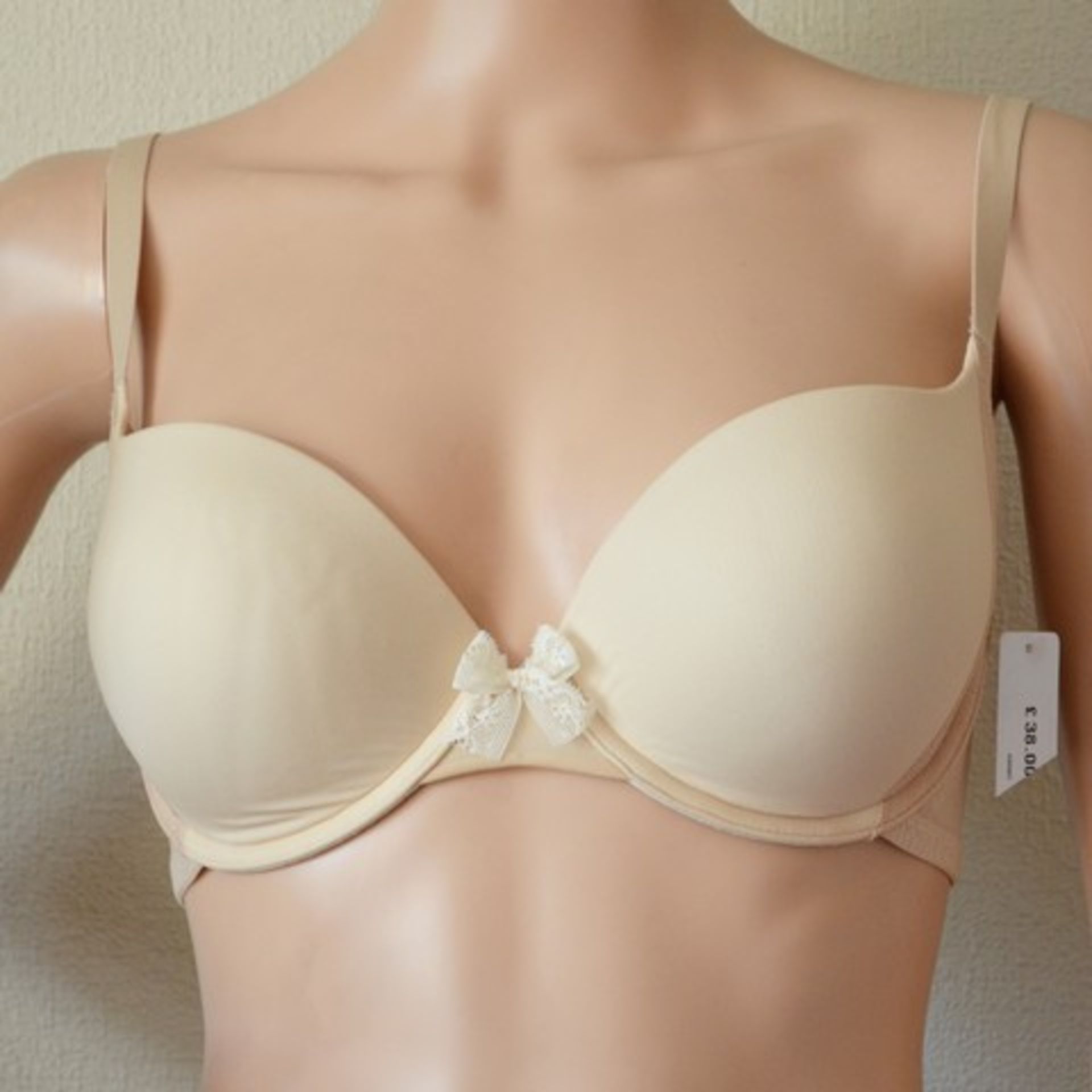 + VAT Brand New Nude Colour Lace Side DKNY Push Up Bra ISP £38 (The clothes Bag)