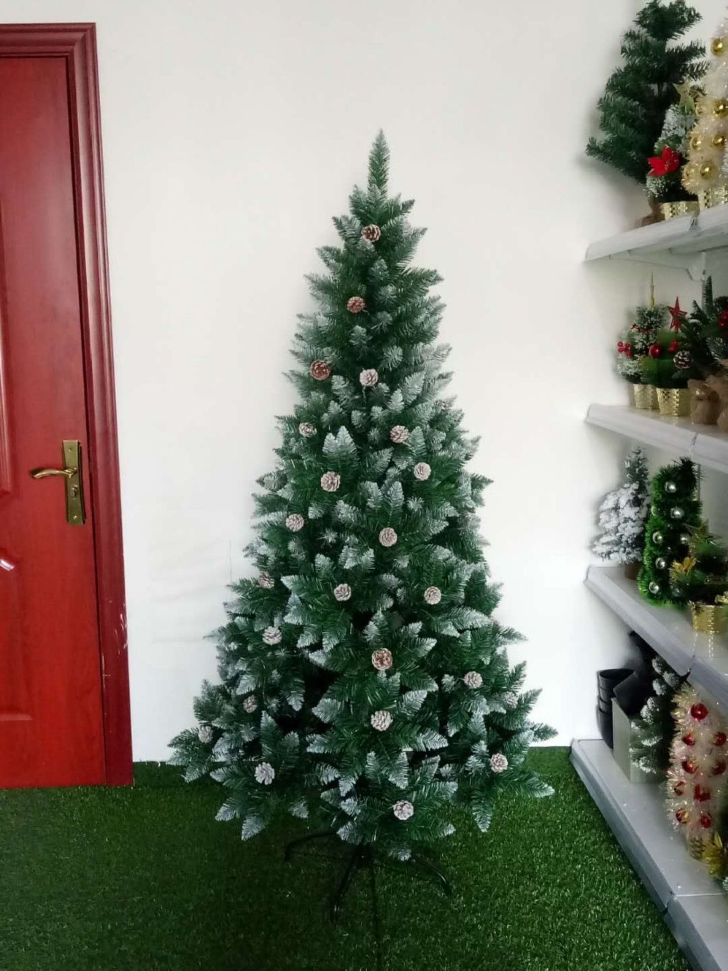 + VAT Brand New "Noel" Luxury 7ft Snowy Spruce Christmas Tree With Pine Cone Decoration And Frosted