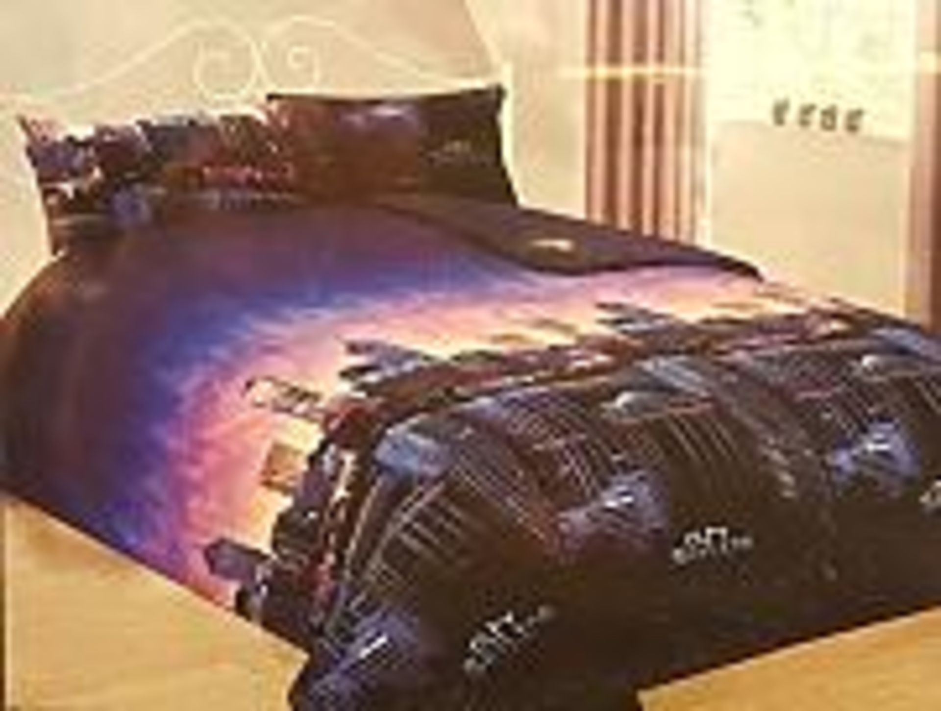 + VAT Brand New Laura Secret City Skyline Three Piece King Size Bed Luxury Printed Duvet Set