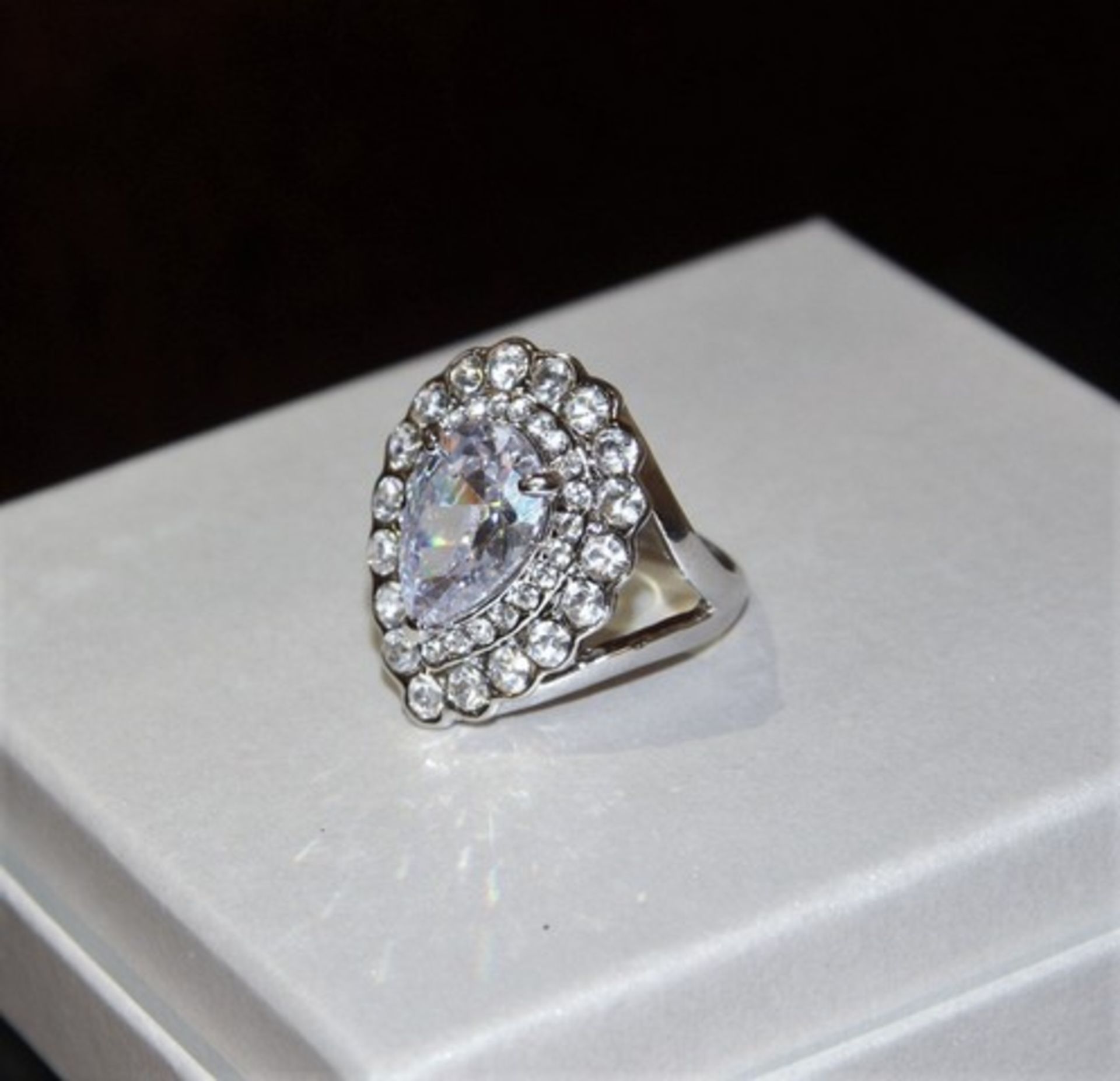 + VAT Brand New Platinum Plated Large White Stone Heart Design Ring