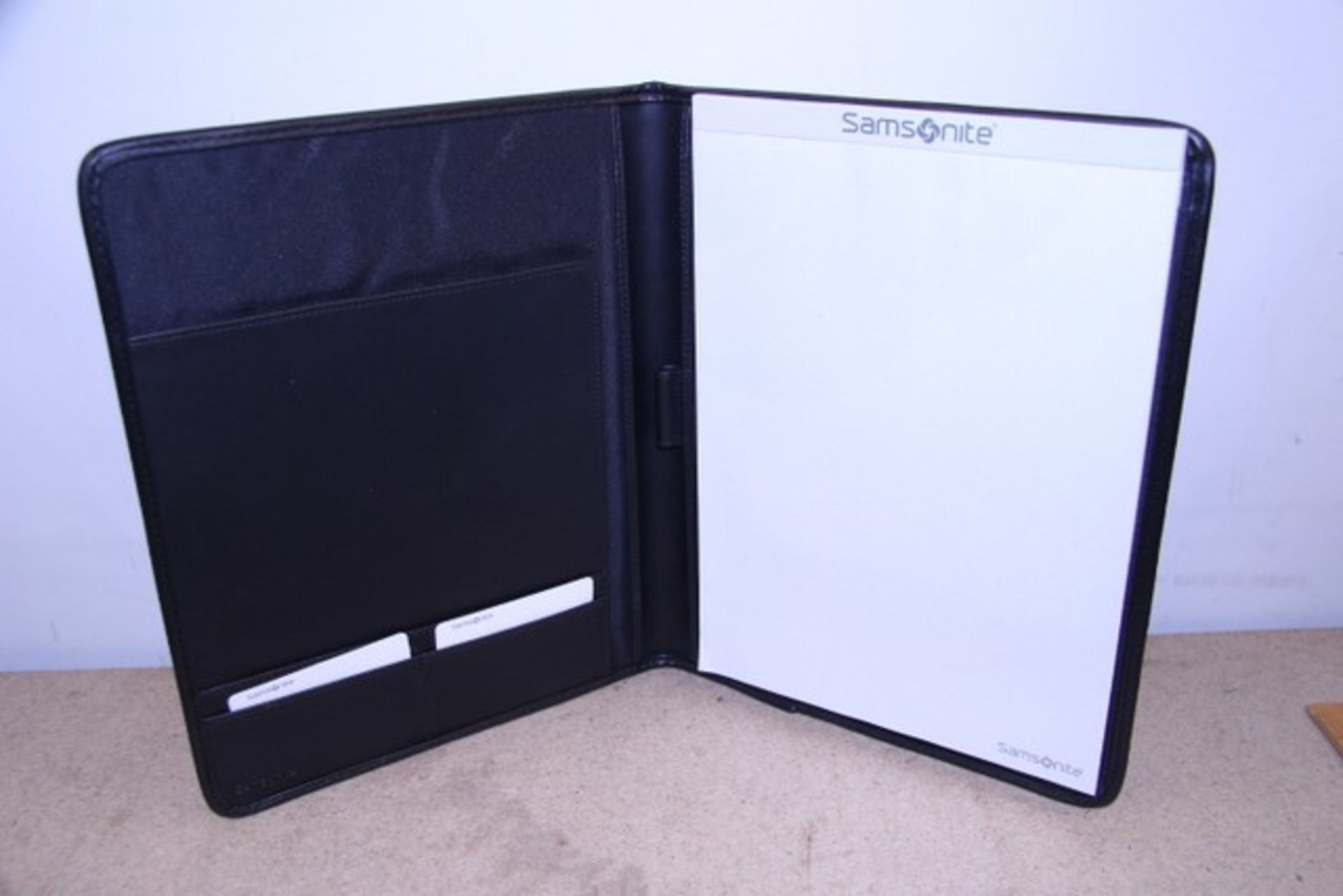 + VAT Brand New Samsonite Black Leather Executive Folder With-Pen Pocket-Card Pockets-Two Inner