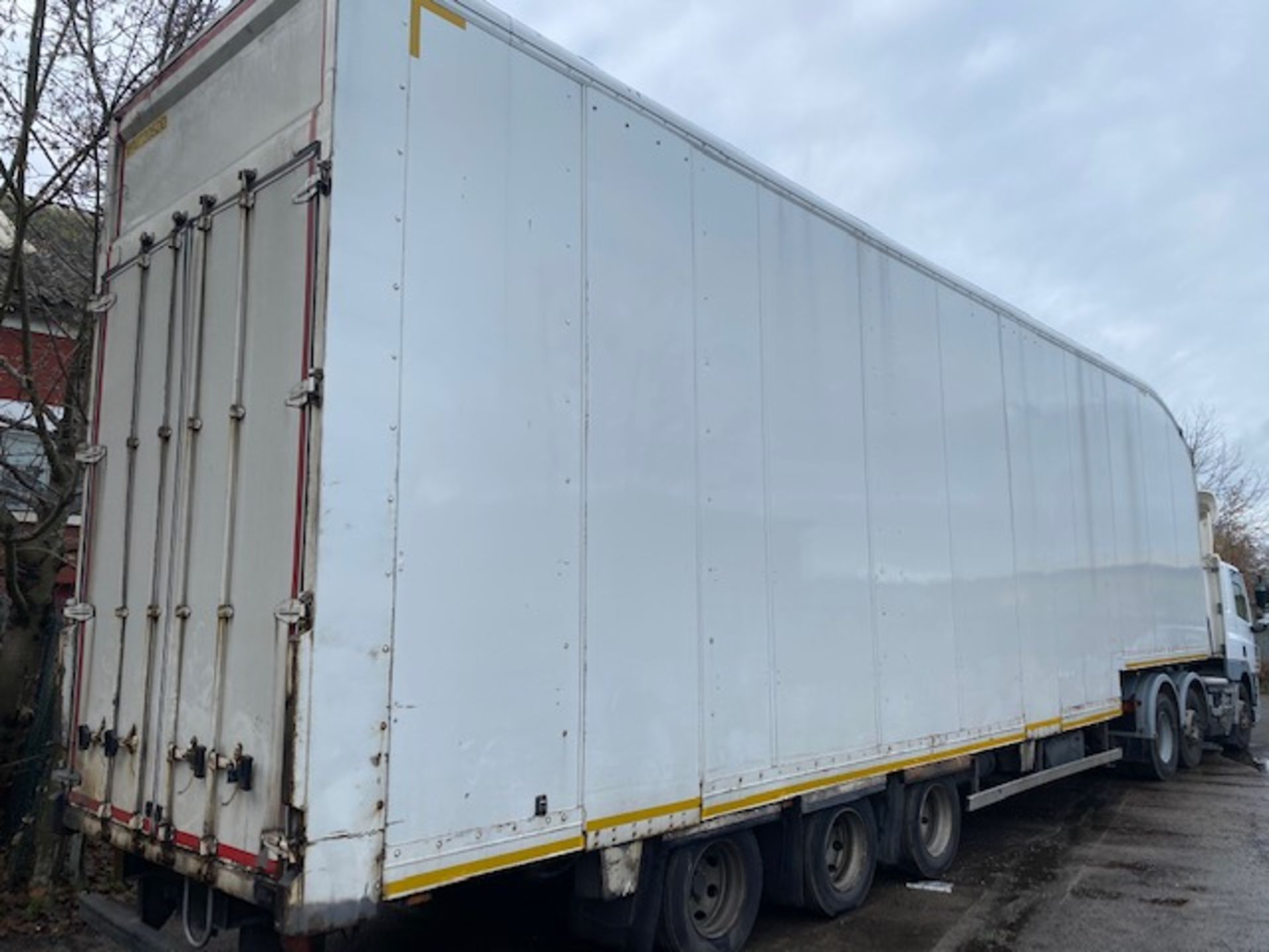 + VAT Grade A 2012 Don Bur Double Deck White Articulated Box Trailer With 10 Tonne Internal Lift ( - Image 2 of 3