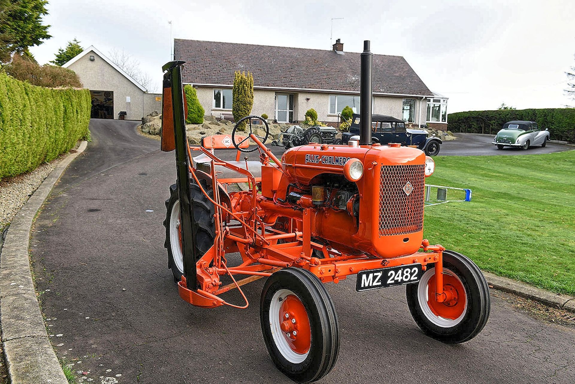 MZ 2482 1947 Allis Chalmers B tractor c/w mid mounted mower - Image 4 of 16