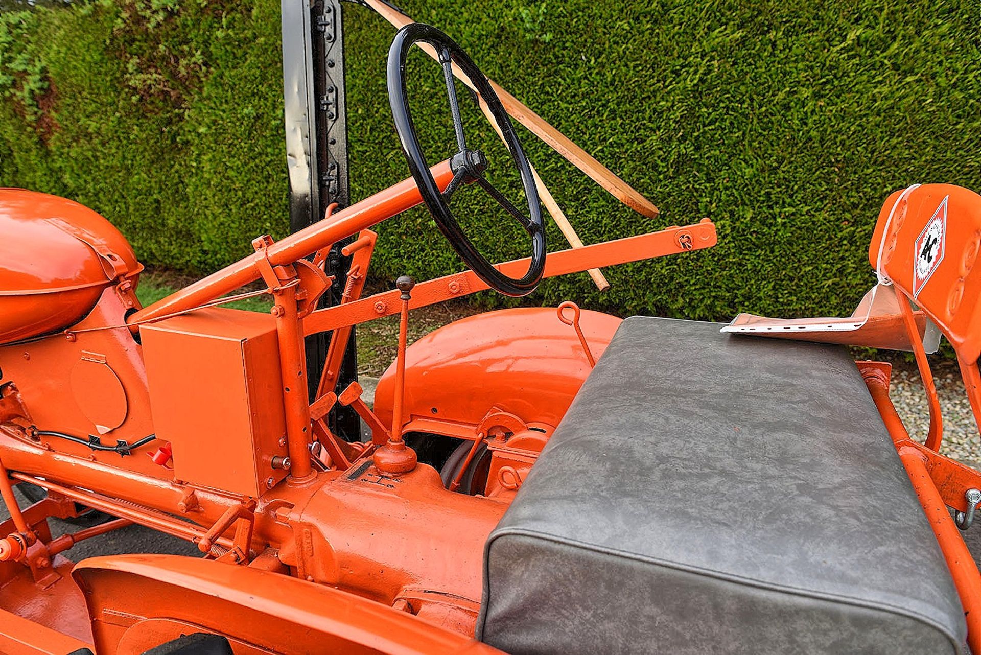 MZ 2482 1947 Allis Chalmers B tractor c/w mid mounted mower - Image 11 of 16