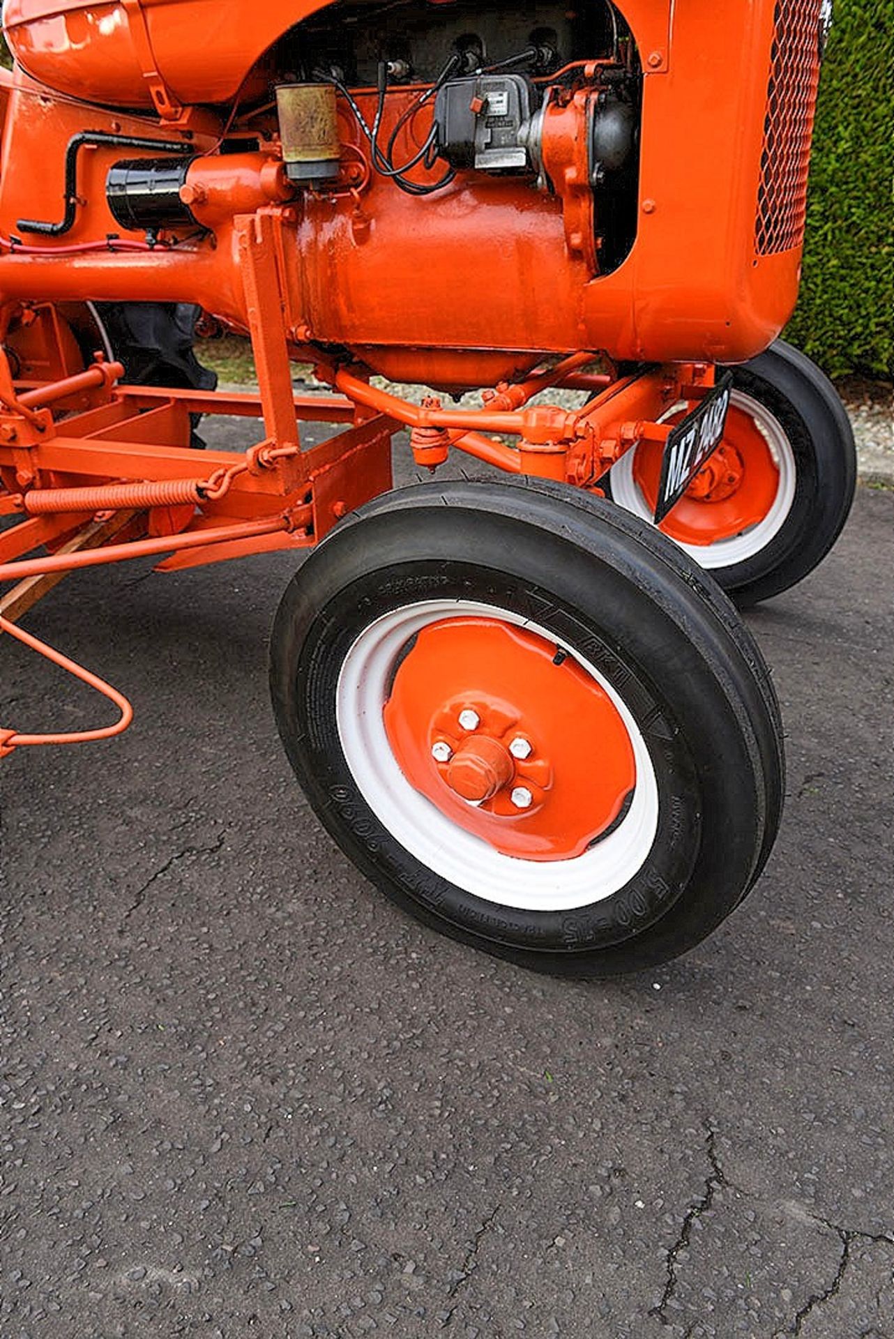 MZ 2482 1947 Allis Chalmers B tractor c/w mid mounted mower - Image 15 of 16