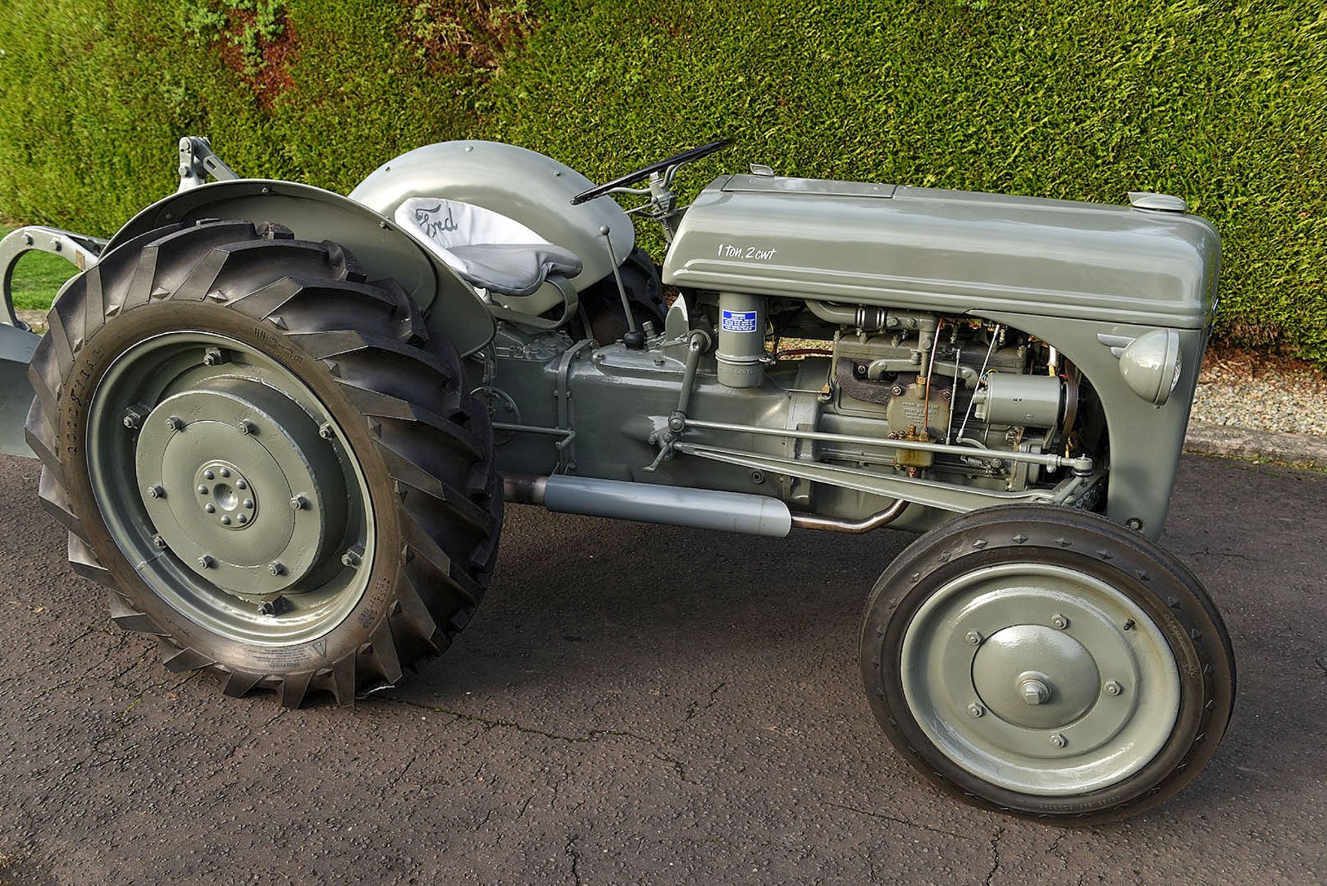 BZ 8661 1943 Ford Ferguson tractor c/w a Ford 2 furrow plough - Image 11 of 25