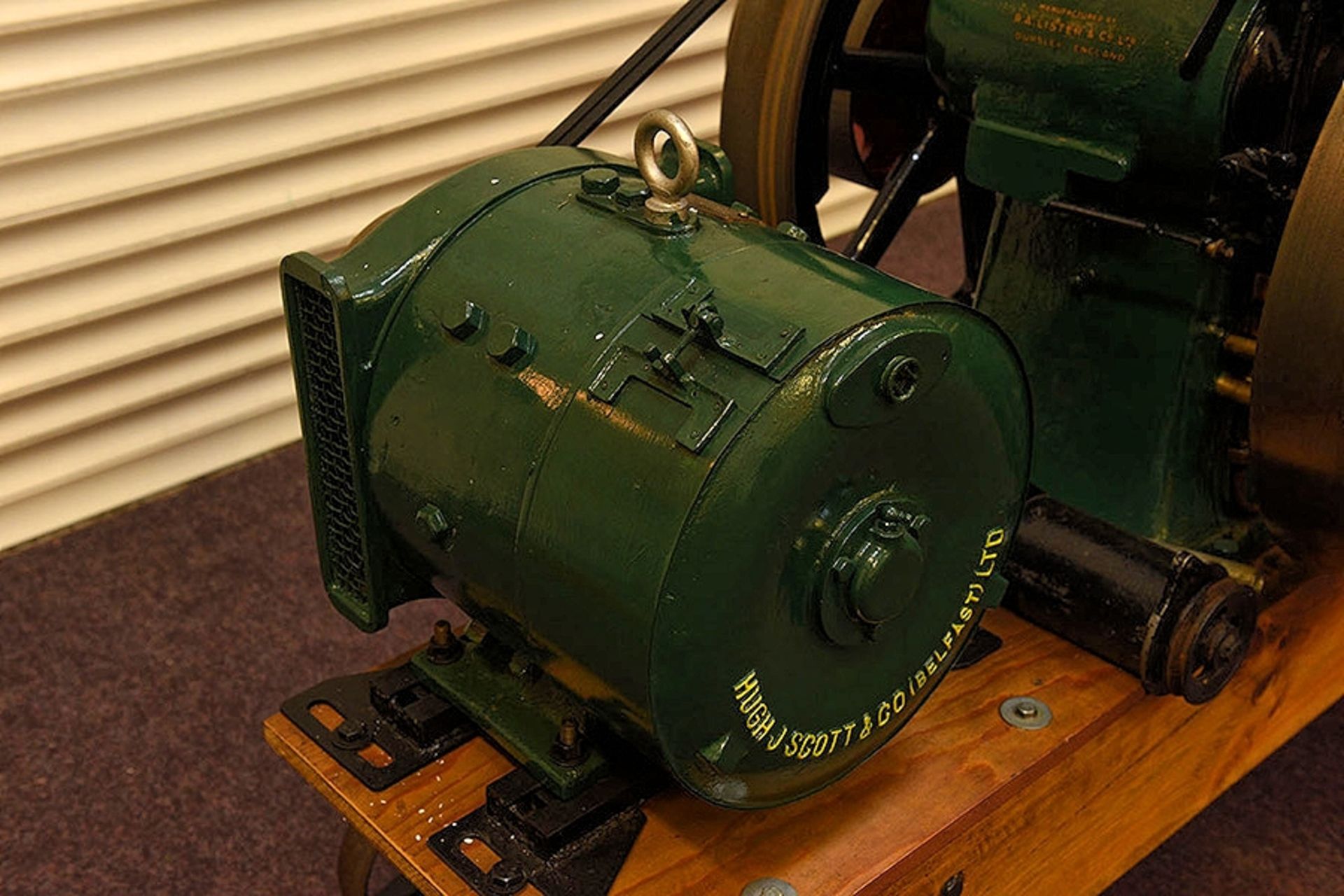 1940 Lister 5 HP water cooled diesel engined generator set ( fuel tank needs repaired ) - Image 5 of 10