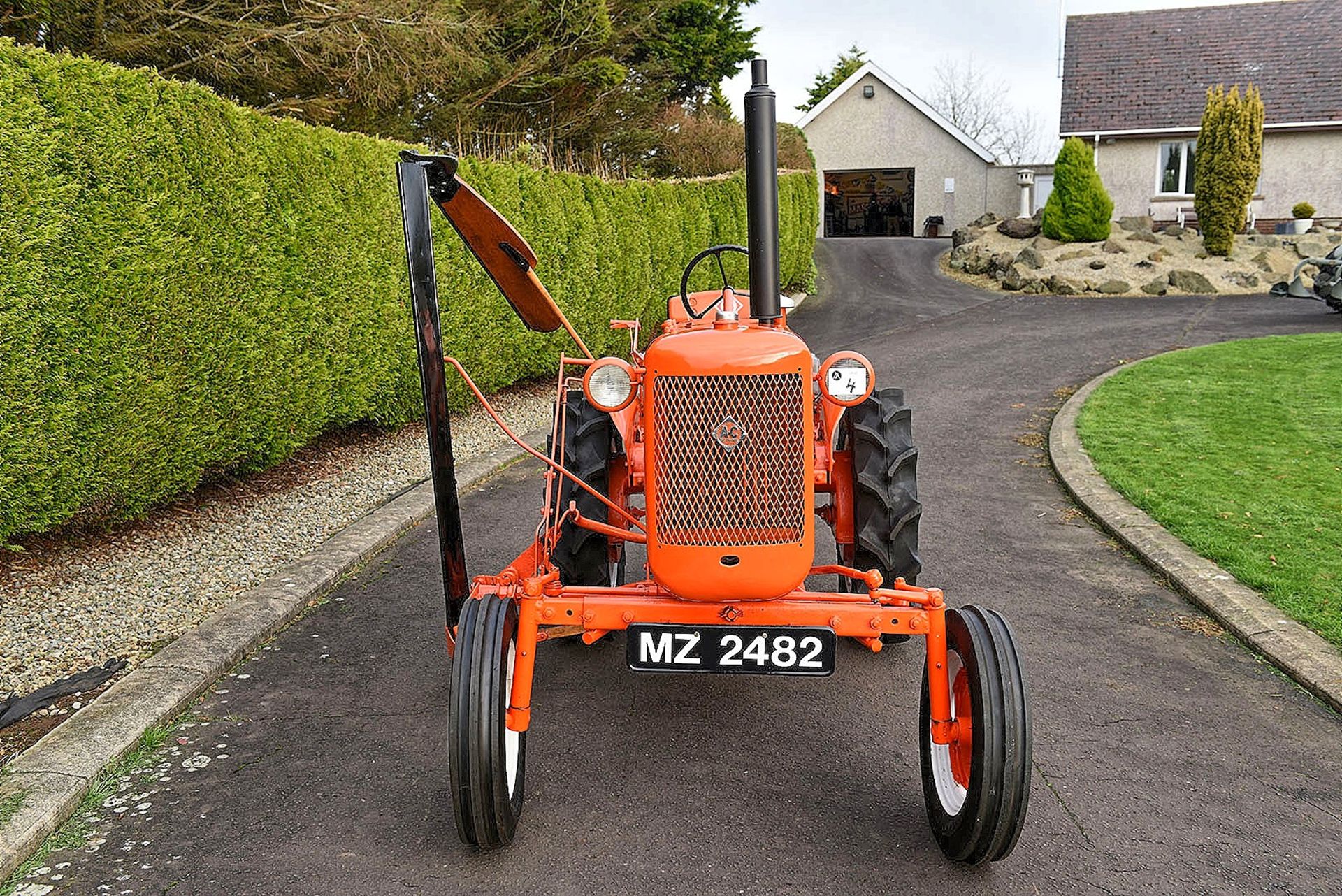 MZ 2482 1947 Allis Chalmers B tractor c/w mid mounted mower - Image 3 of 16