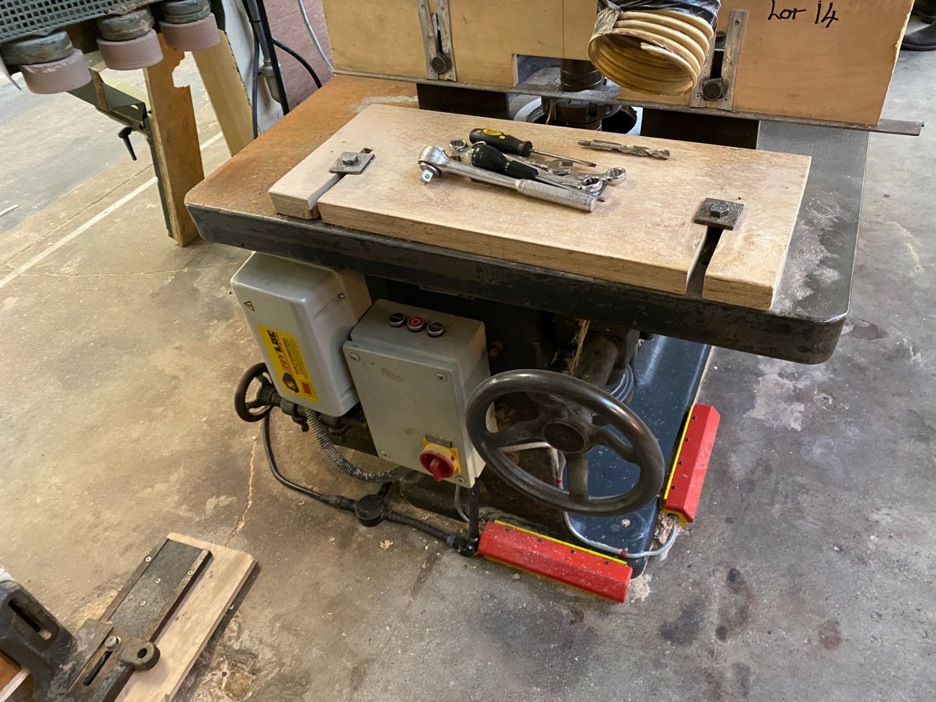 Robinson twin-head spindle moulder with Holz-Her feeder, 36" x 60" table and DC brake (one head - Image 5 of 9