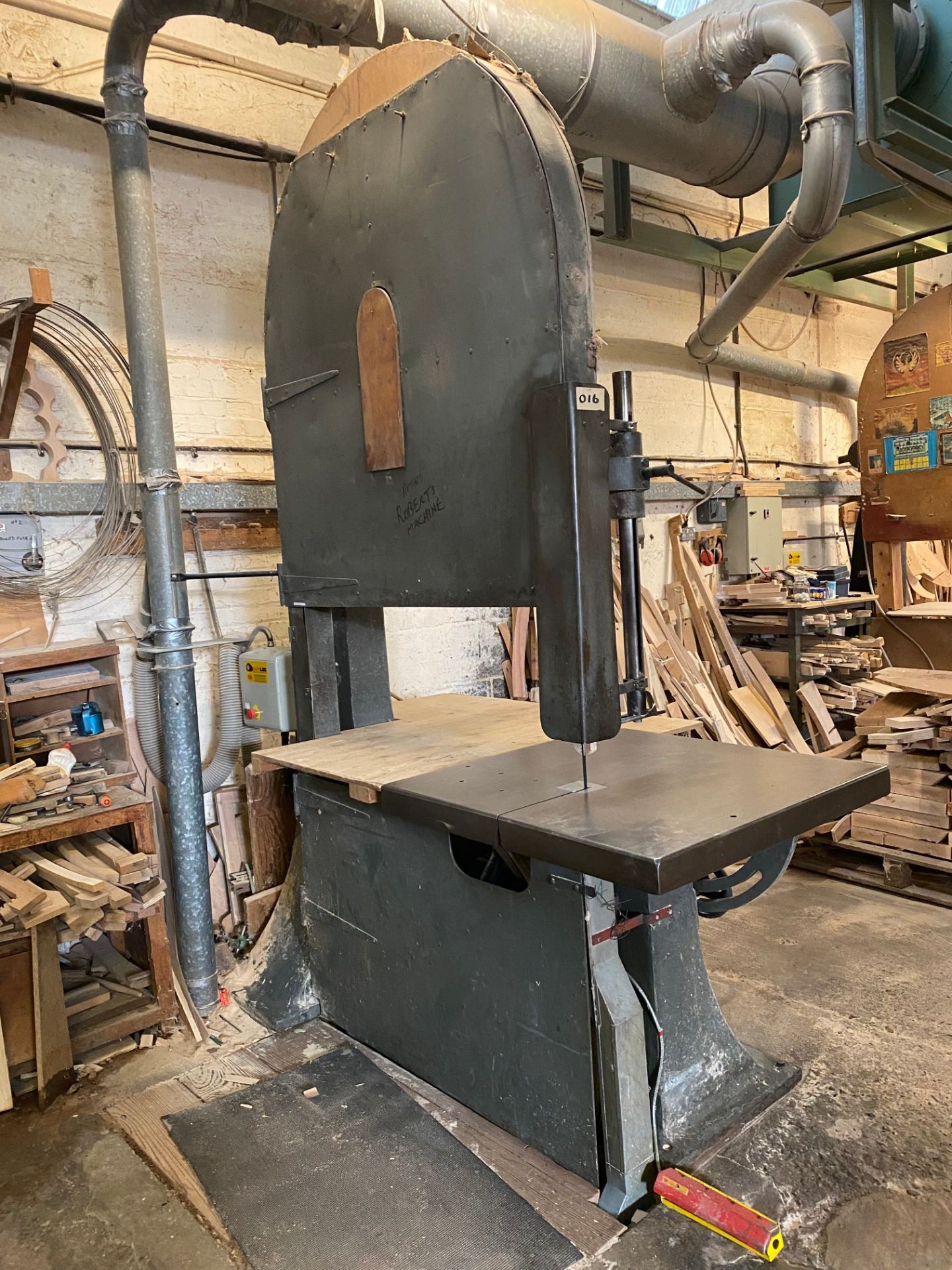 Dexter heavy-duty band saw, serial no: 4269 with 1.1m throat and DC brake Please note: a £500 - Image 3 of 5
