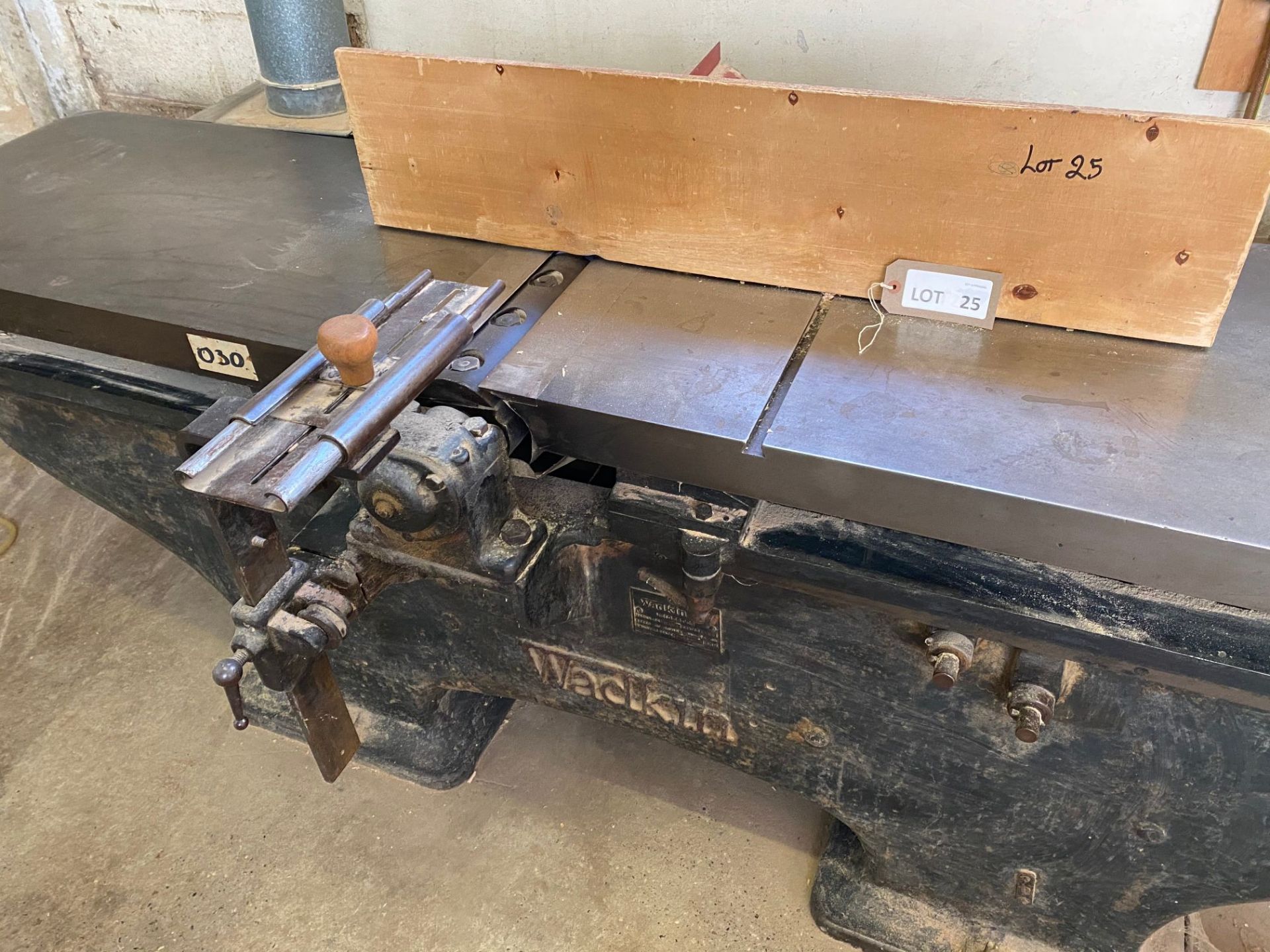 Wadkin & Co BO117 surface planer, serial no: 4559, with 22" wide table - Image 2 of 3