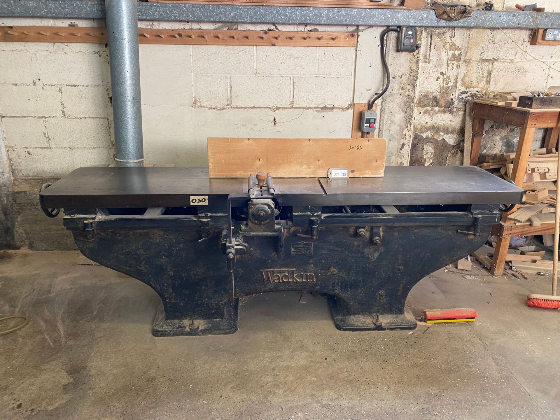 Wadkin & Co BO117 surface planer, serial no: 4559, with 22" wide table