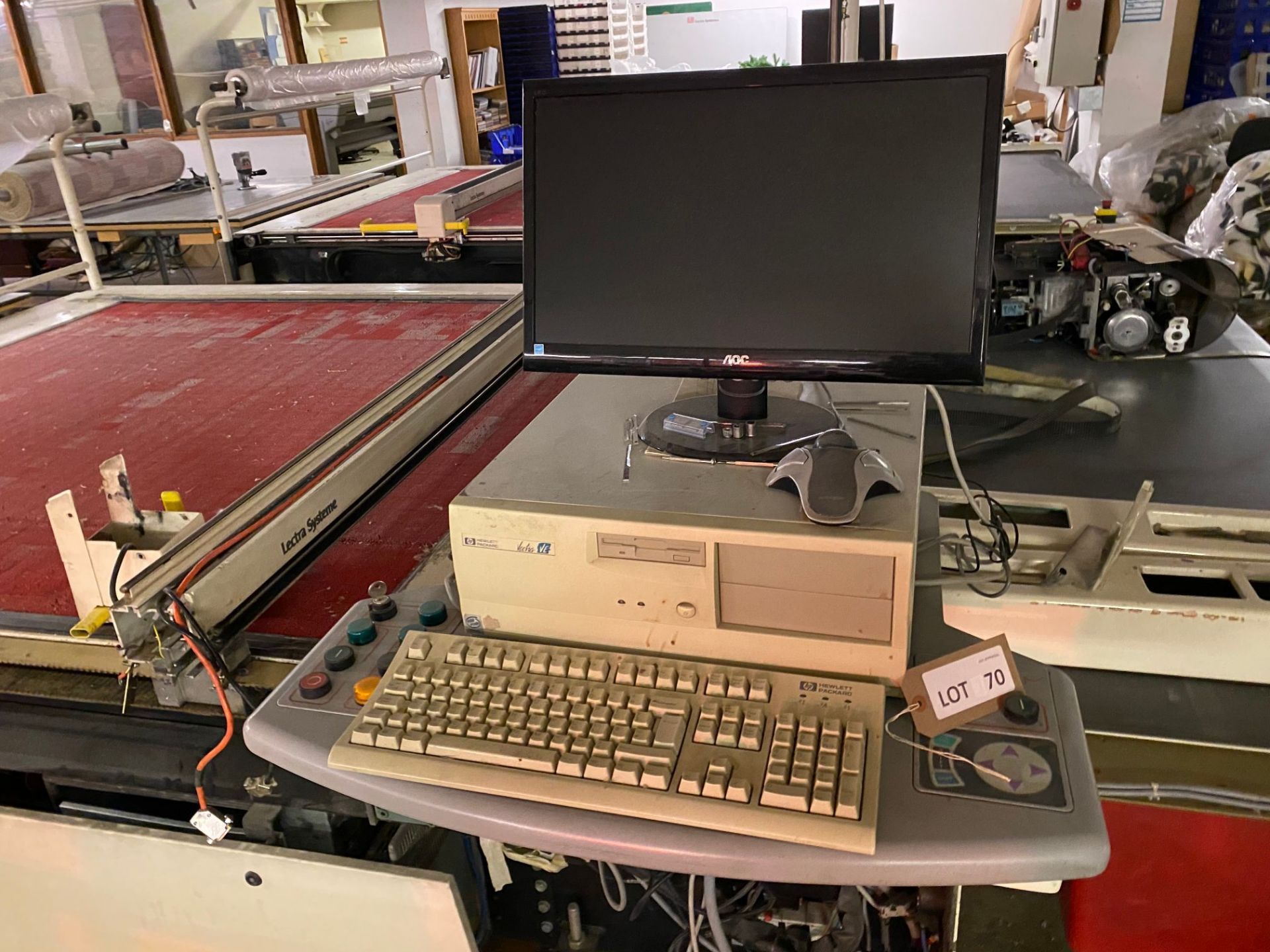 Lectra Systems Vector 2500 Eclipse V2 programmable cloth cutting machine, serial no: 000153 with: - Image 4 of 8